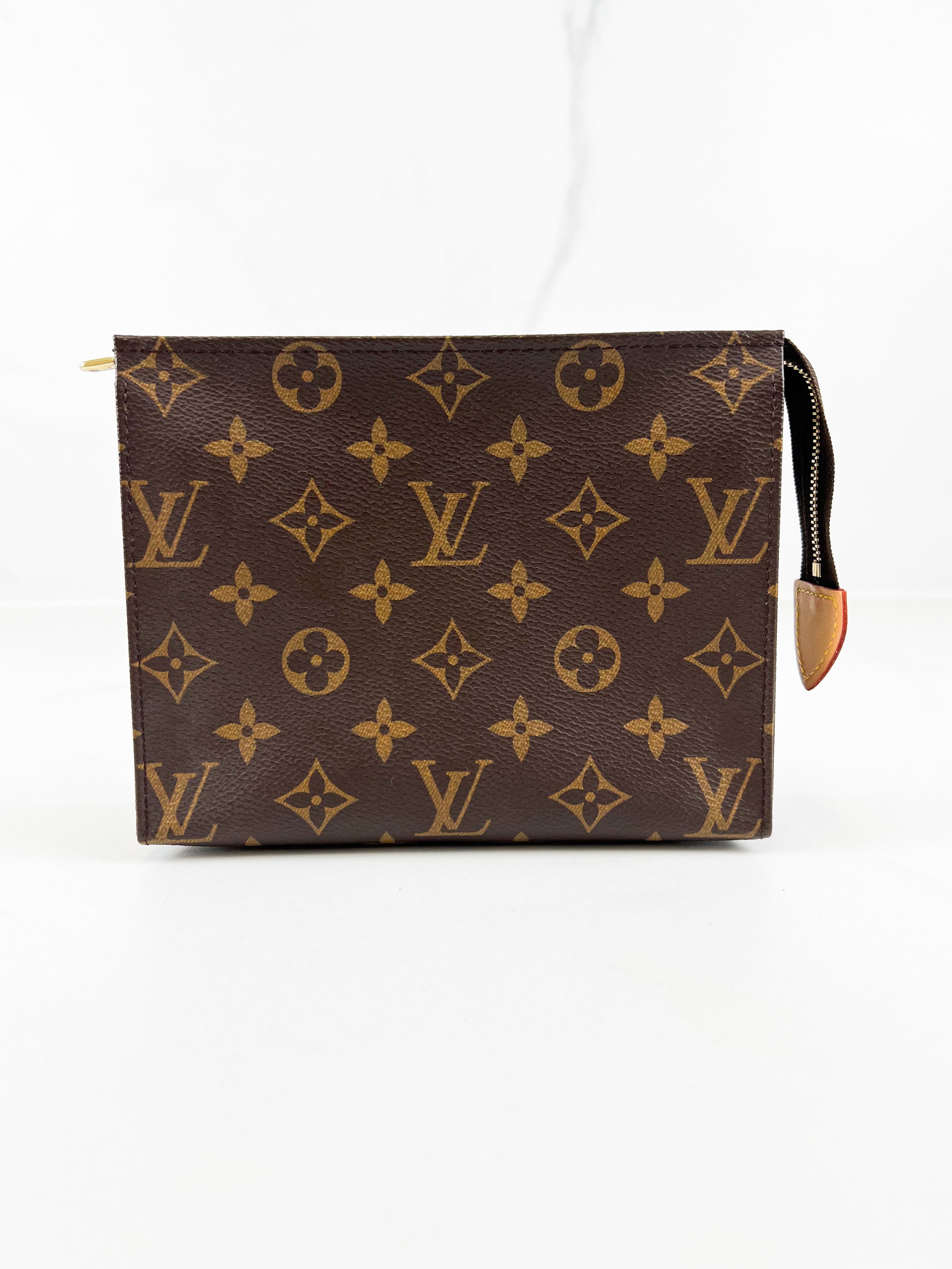 Louis Vuitton Monogram Toiletry 19