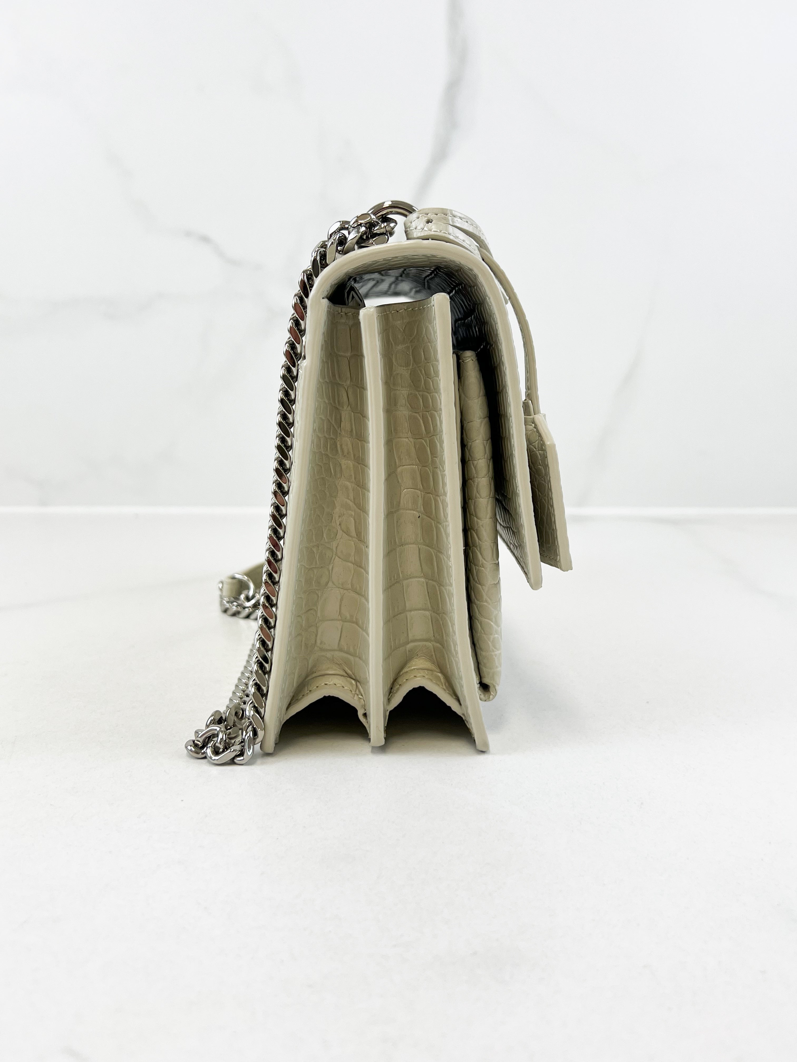 Saint Laurent Sunset Medium In Croc-embossed leather Blanc Vintage