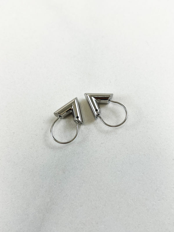 Louis Vuitton V Earrings in Silver Metal
