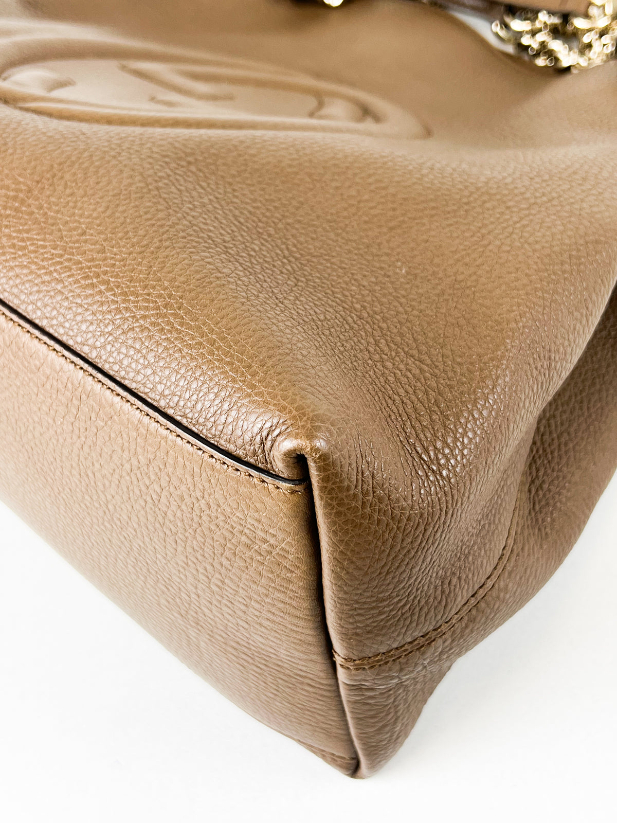 Gucci Medium Soho Grained Leather Bag in Brown