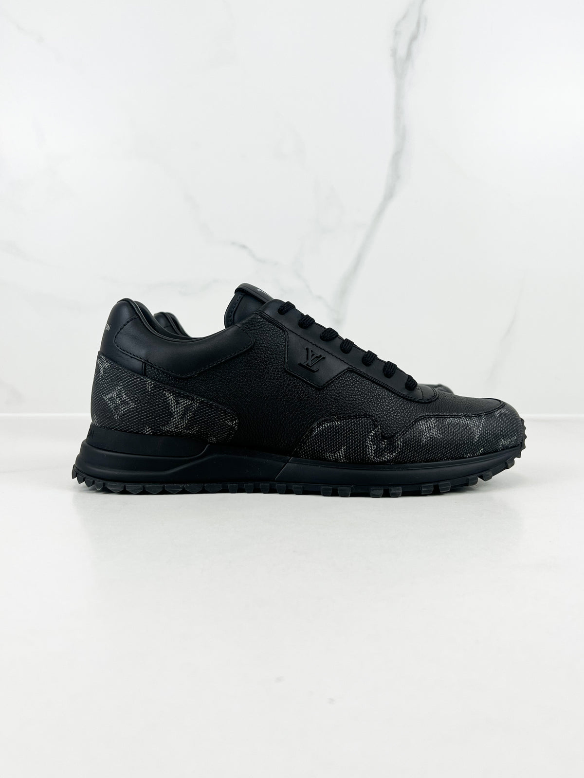 Louis Vuitton Runaway Black Monogram Grained Calf Leather Sneaker Size 7 Men's