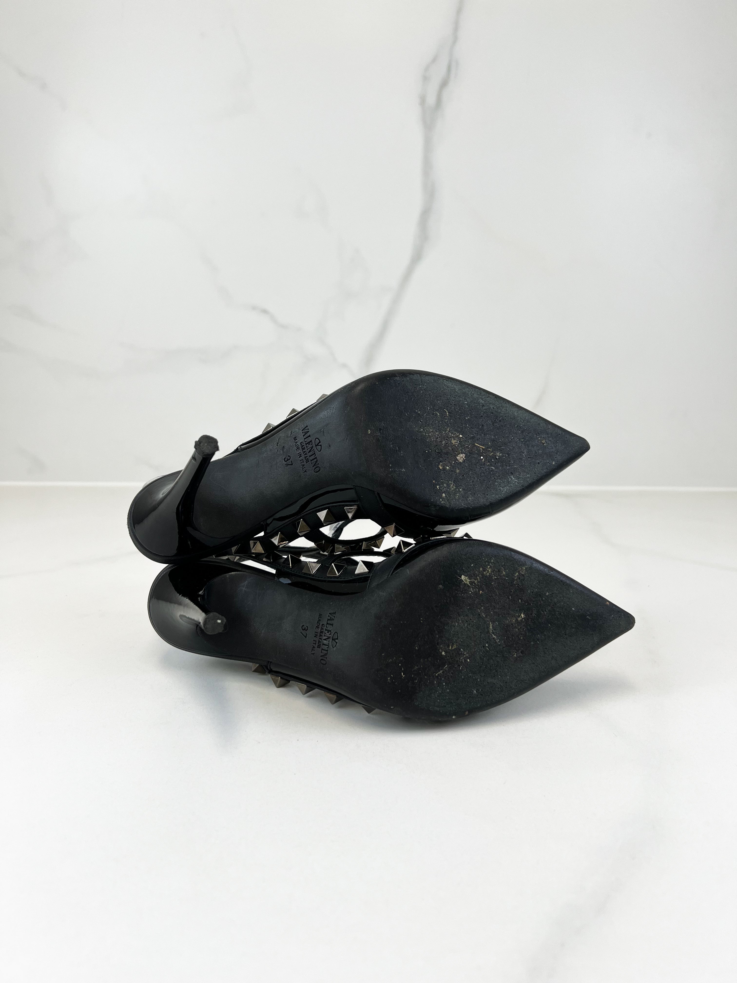 Valentino Garavani Rockstud Caged Pump Size 37