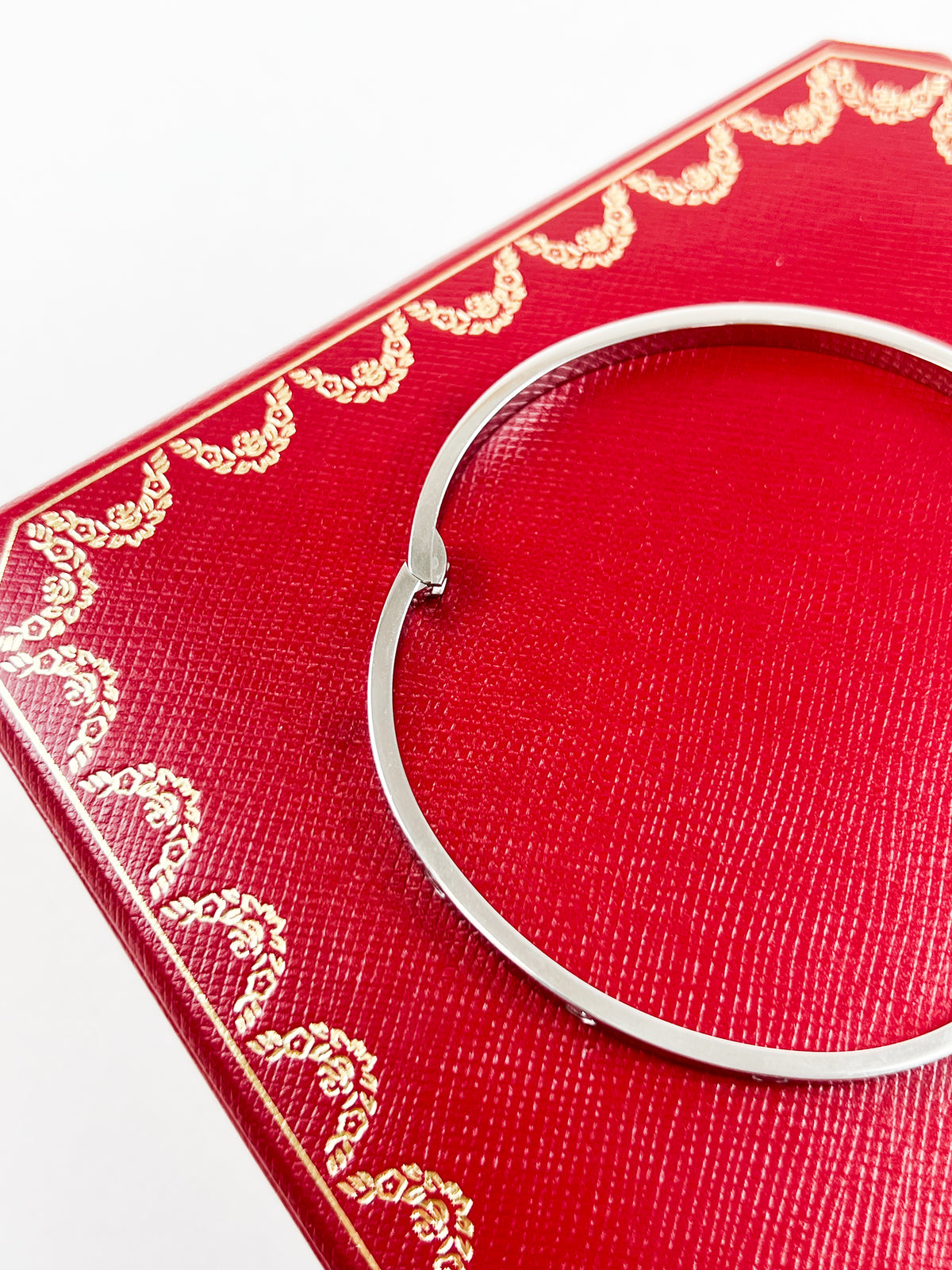 Cartier Small Model Love Bracelet 6 Diamond in White Gold Size 18