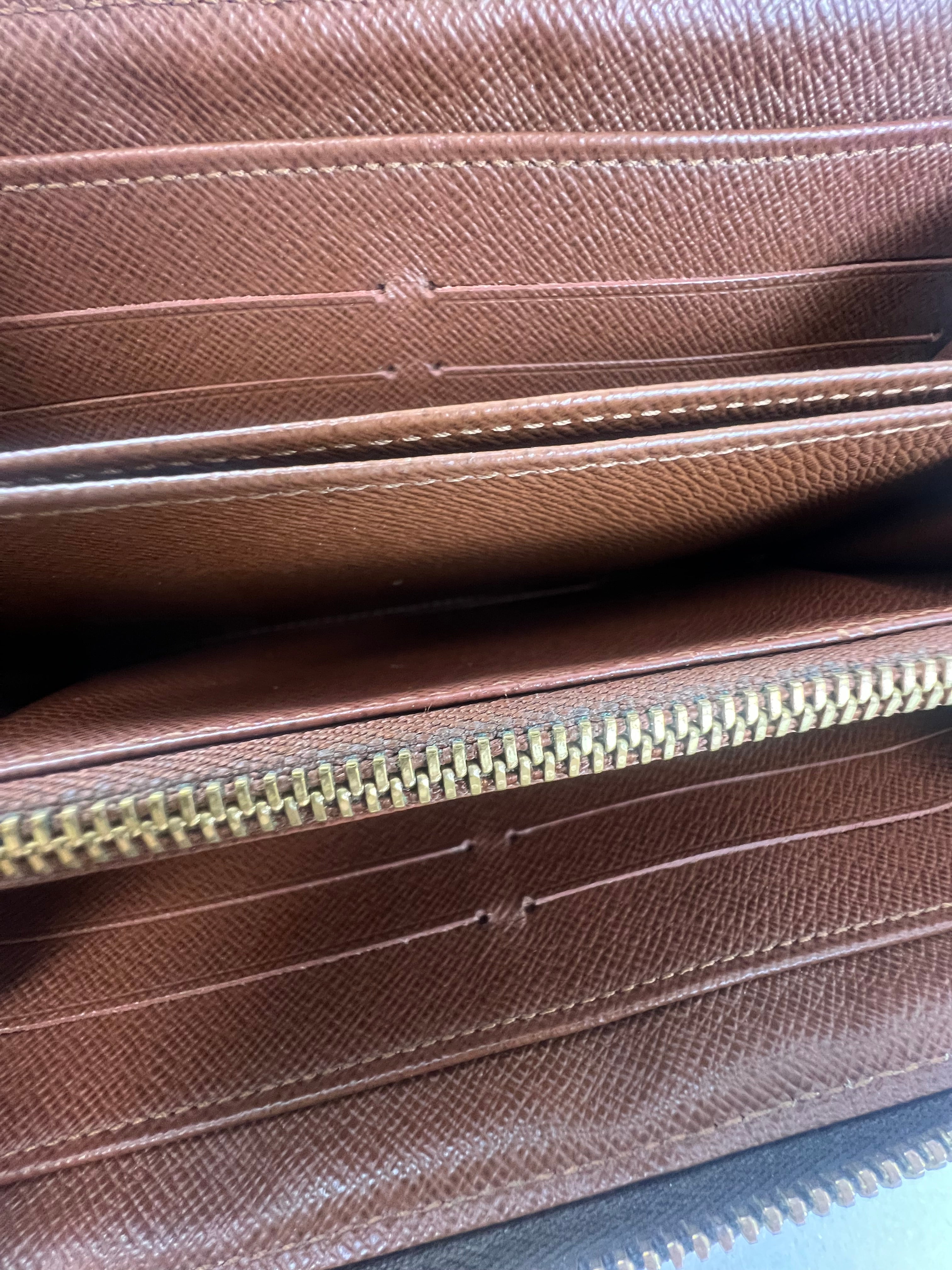 Louis Vuitton Monogram Zippy Wallet