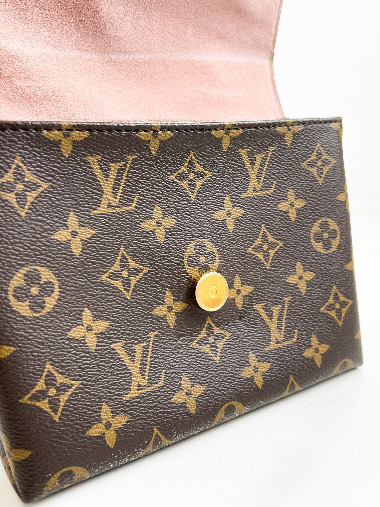 Louis Vuitton Locky BB in Pink with GHW