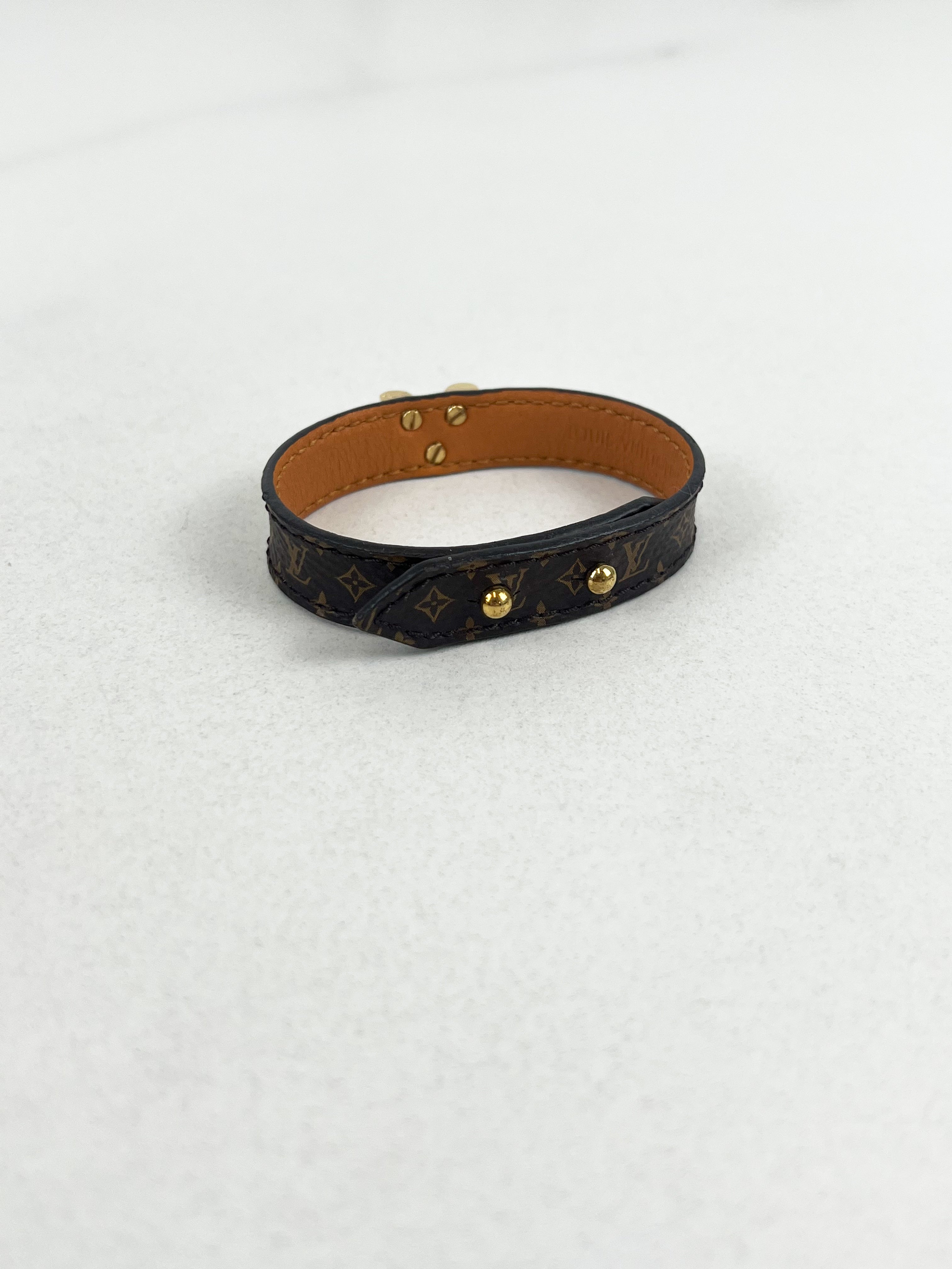 Louis Vuitton Essential V Bracelet
