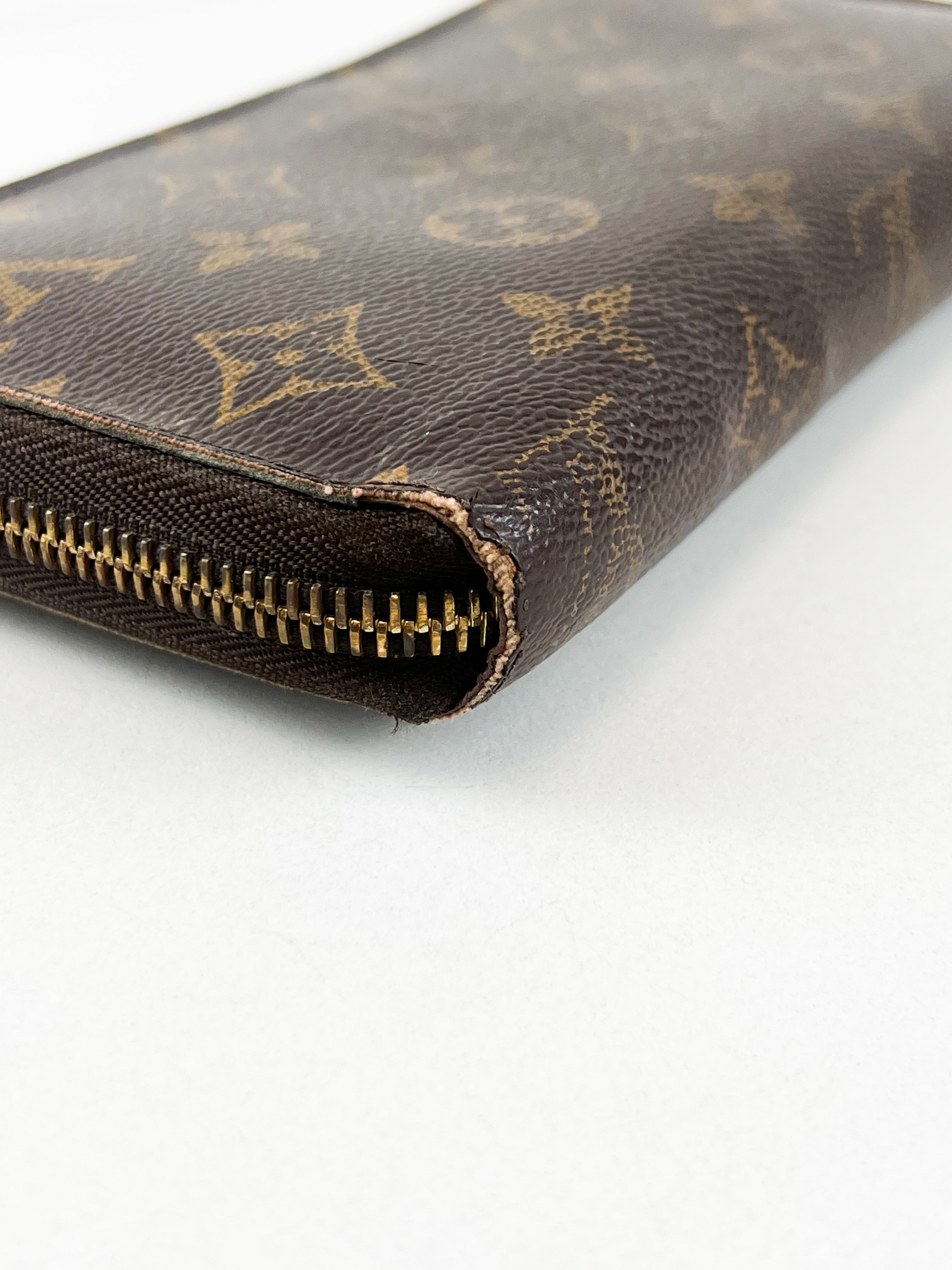 Louis Vuitton Monogram Zippy Wallet