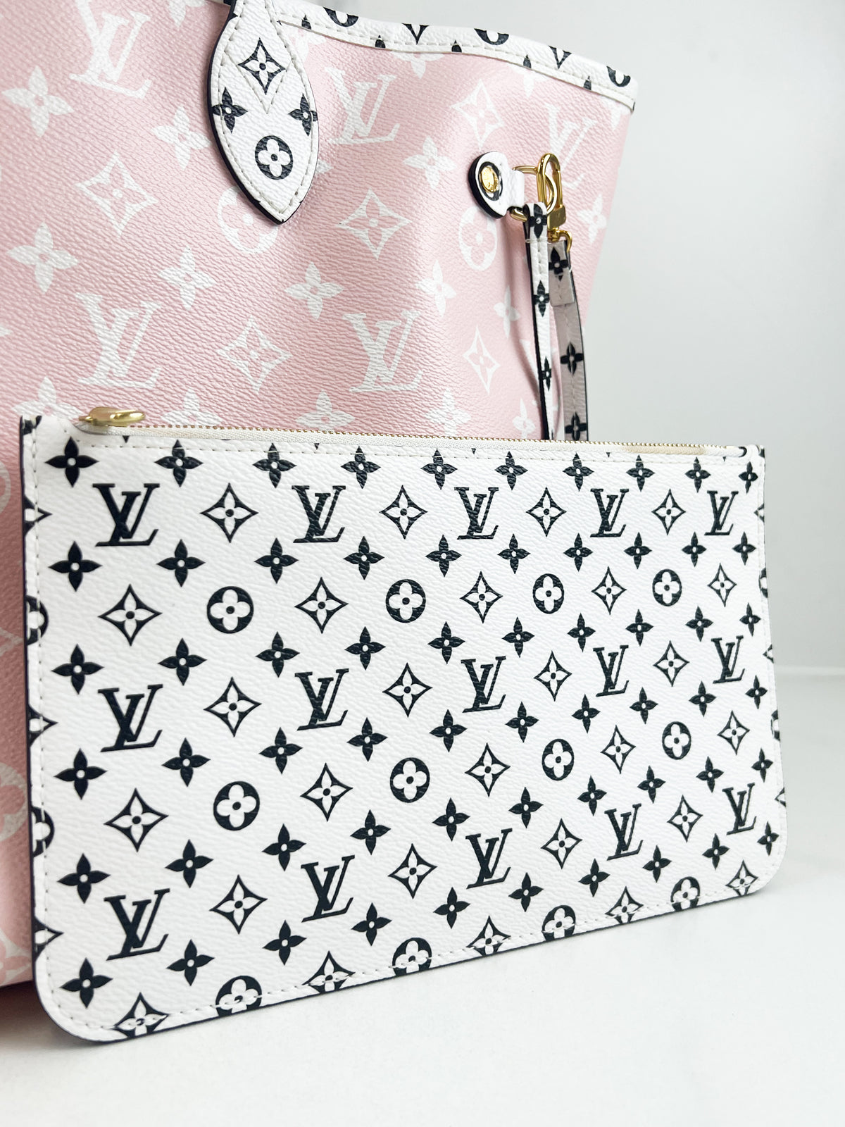 Louis Vuitton Neverfull MM Limited-edition Rouge Giant Monogram Canvas