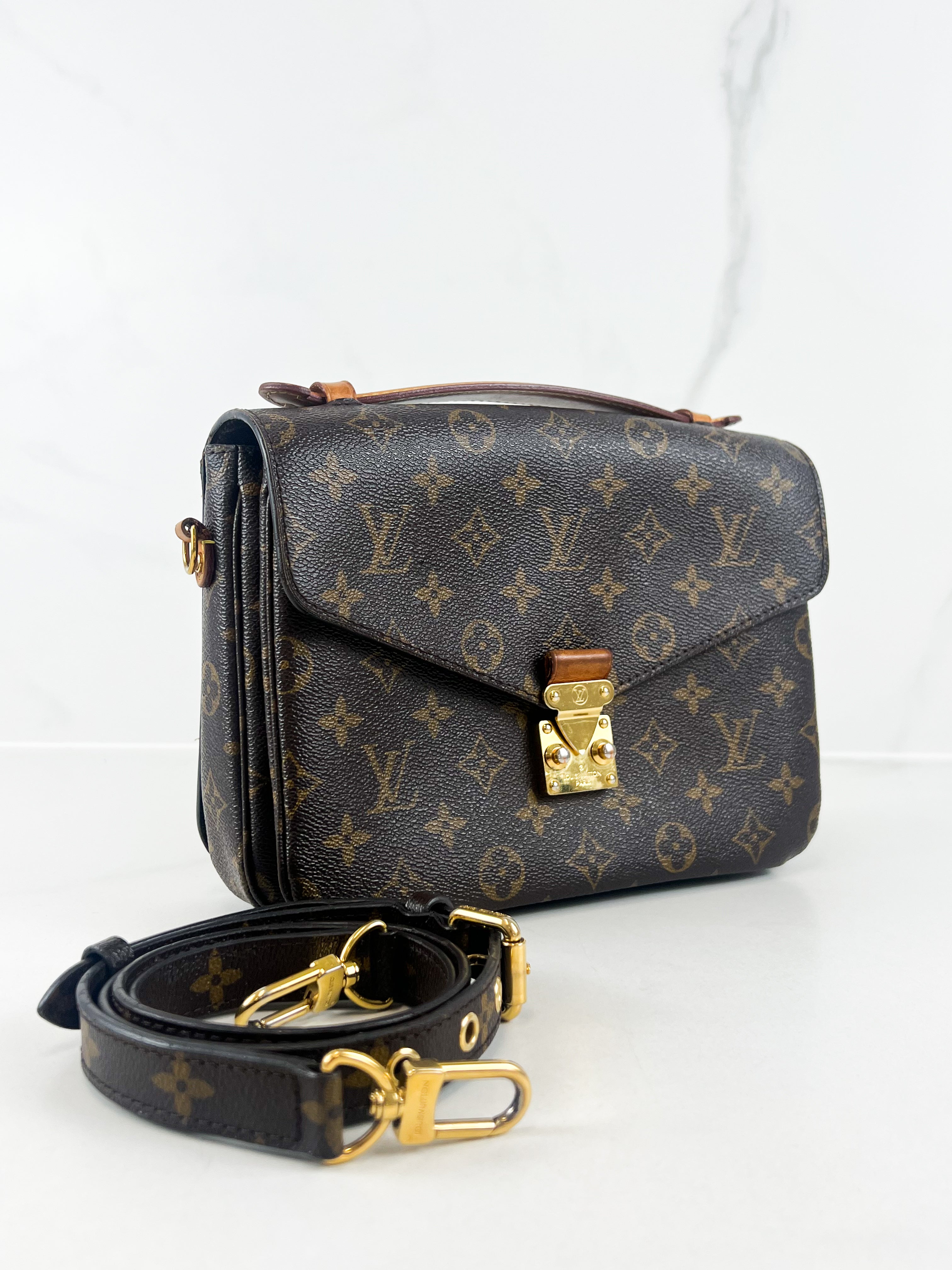 Louis Vuitton Monogram Canvas Pochette Metis