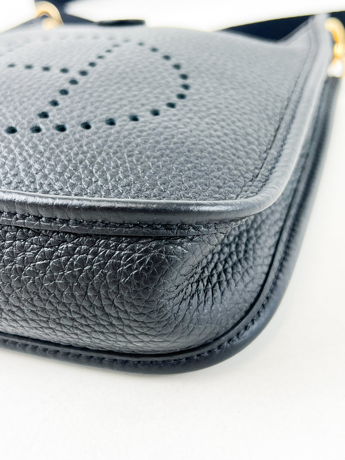Hermes 16 Mini Evelyne in Black