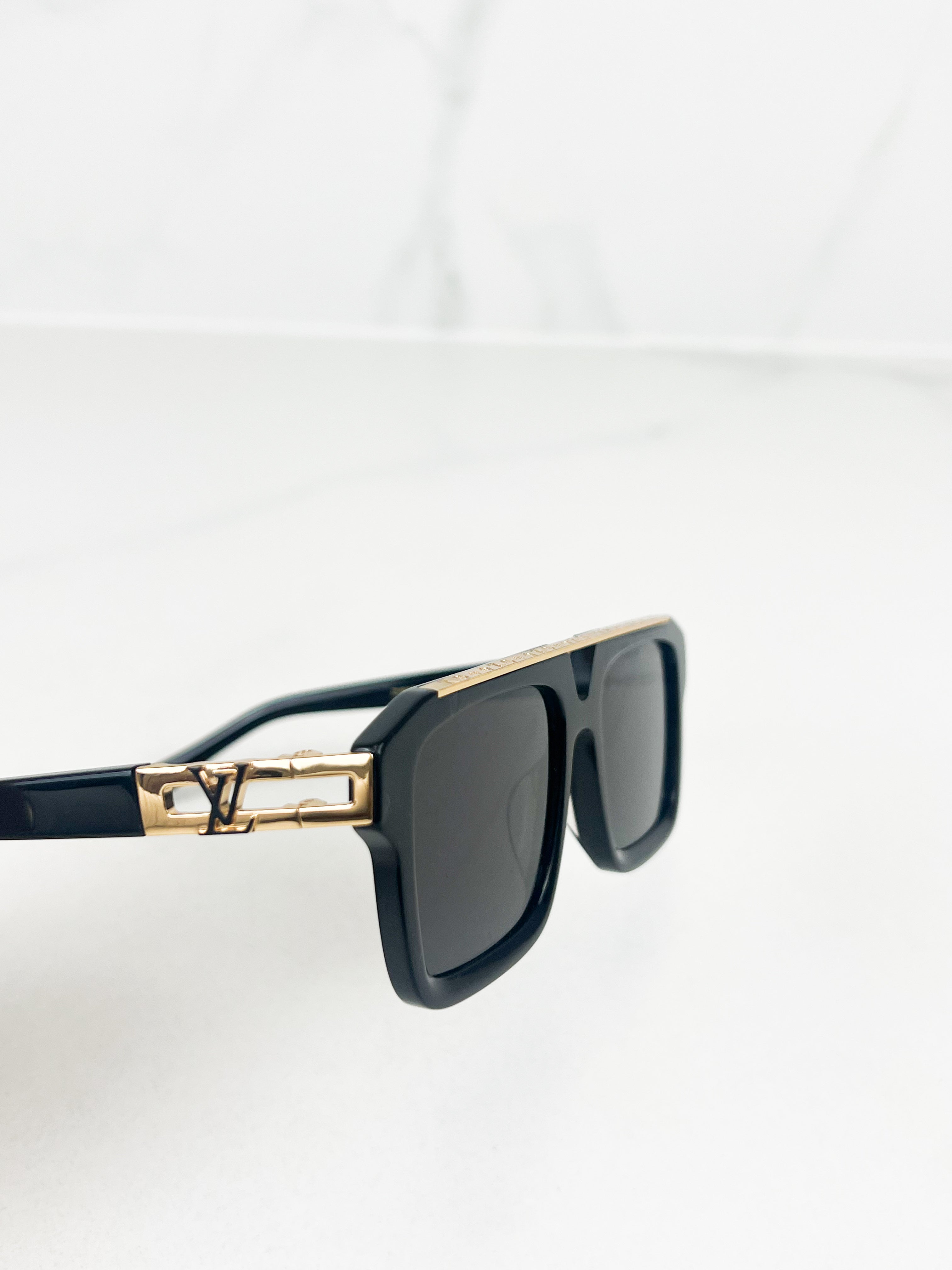 Louis Vuitton Black Mascot Pilot Square Sunglasses