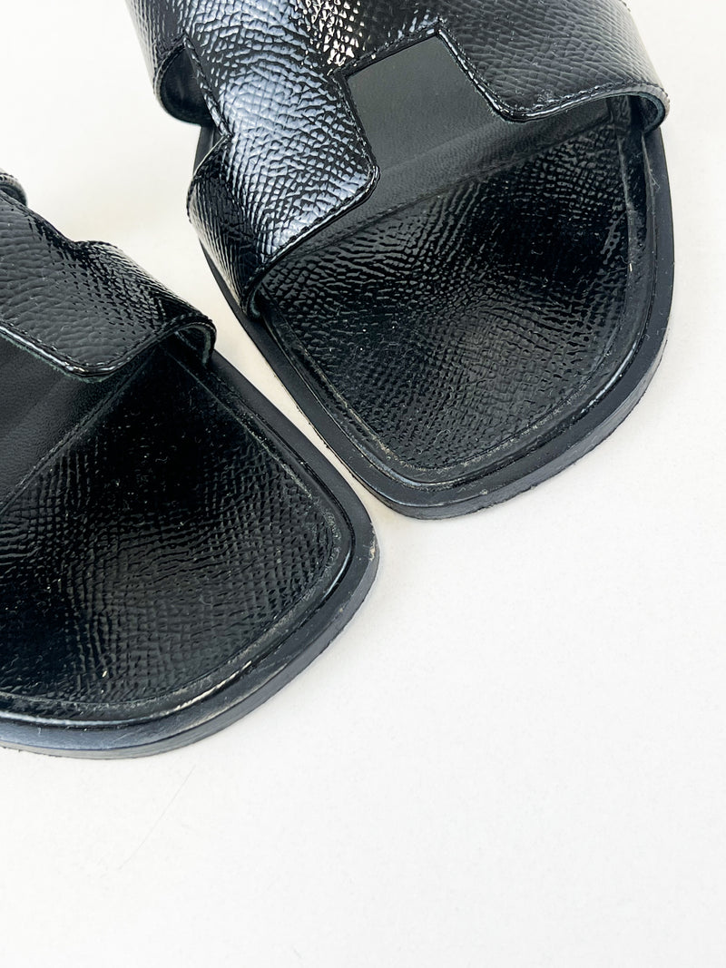 Hermes Oran Sandals in Noir Patent Size 36