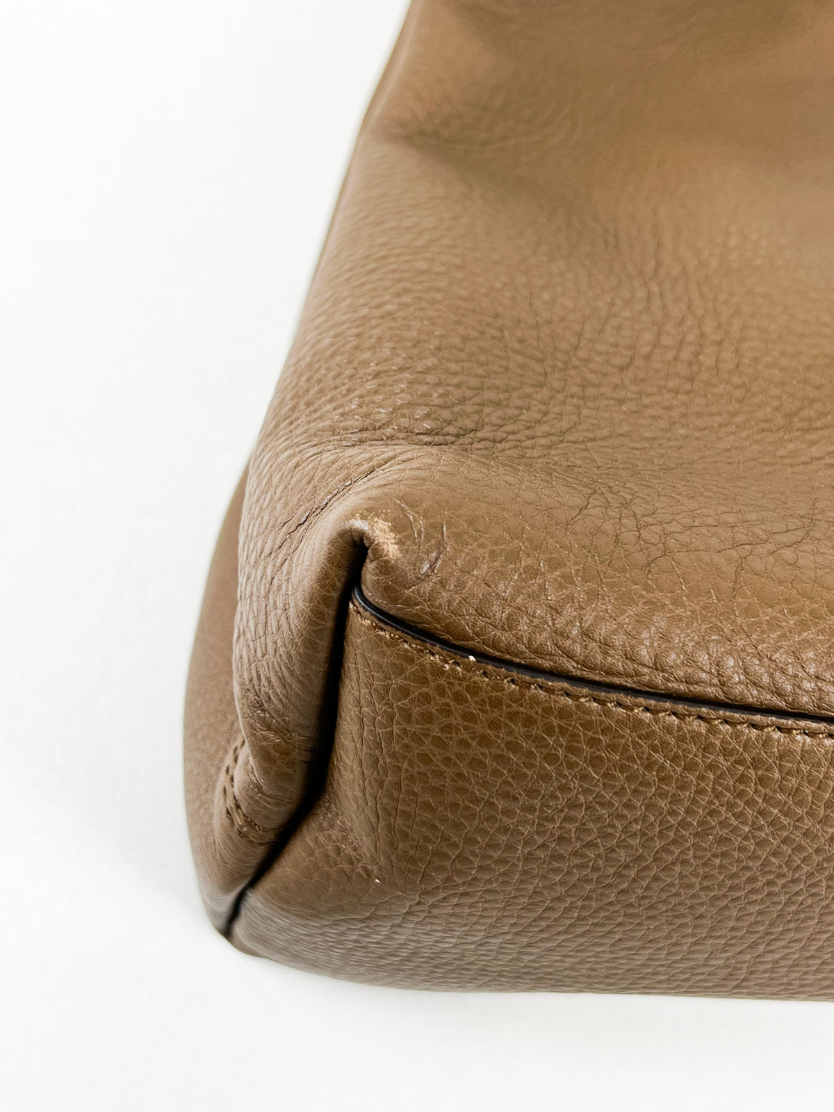 Gucci Medium Soho Grained Leather Bag in Brown