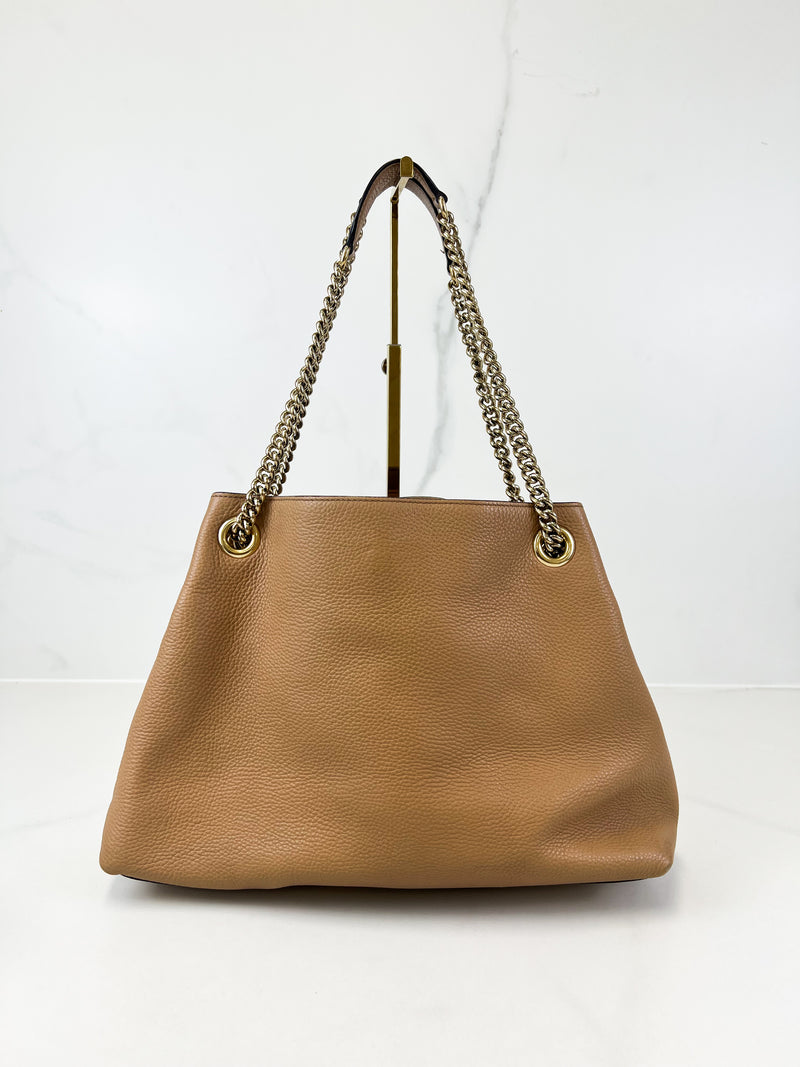 Gucci Medium Soho Grained Leather Bag in Beige