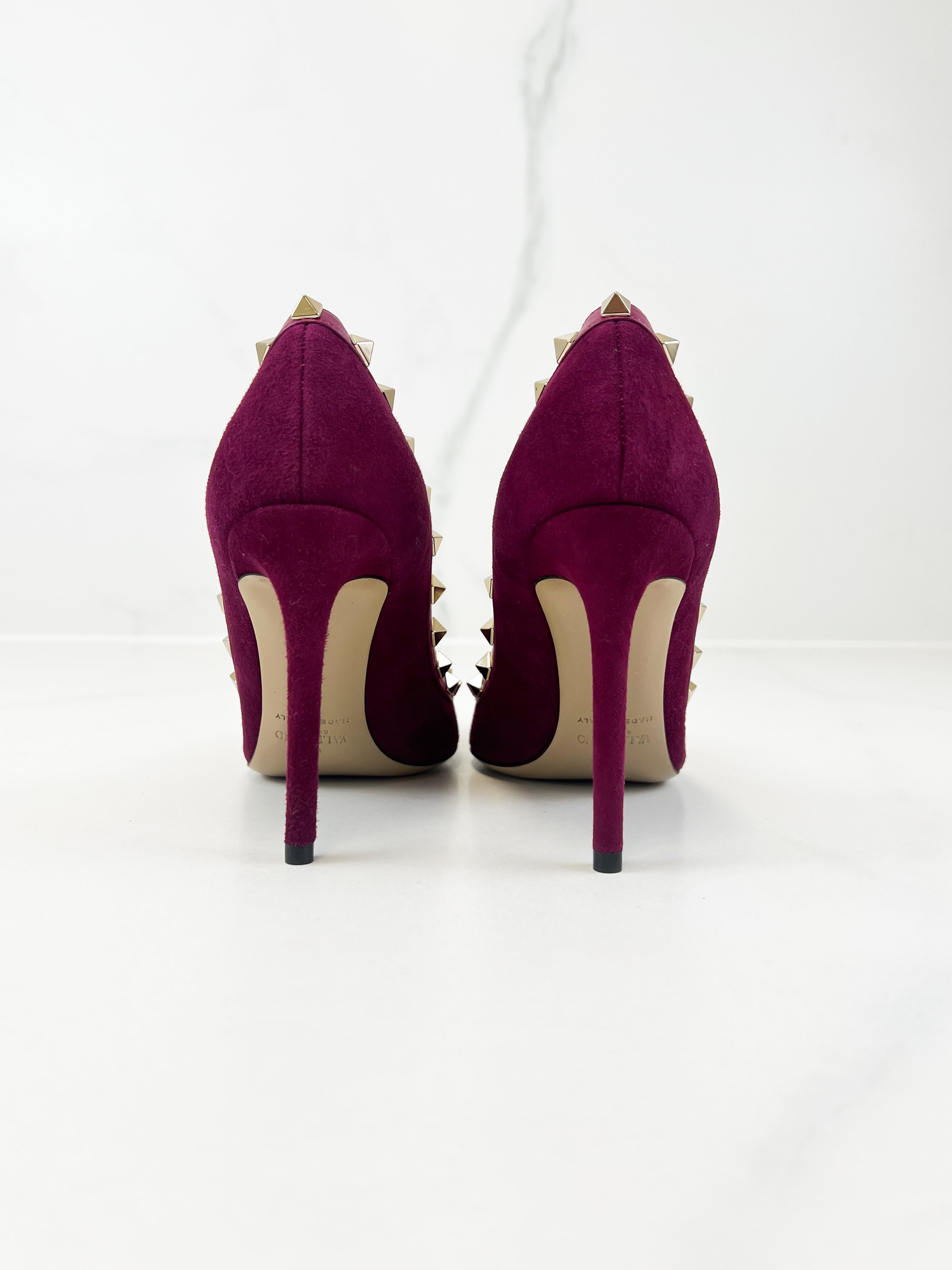 Valentino Garavani Suede Rockstud Pumps Size 35