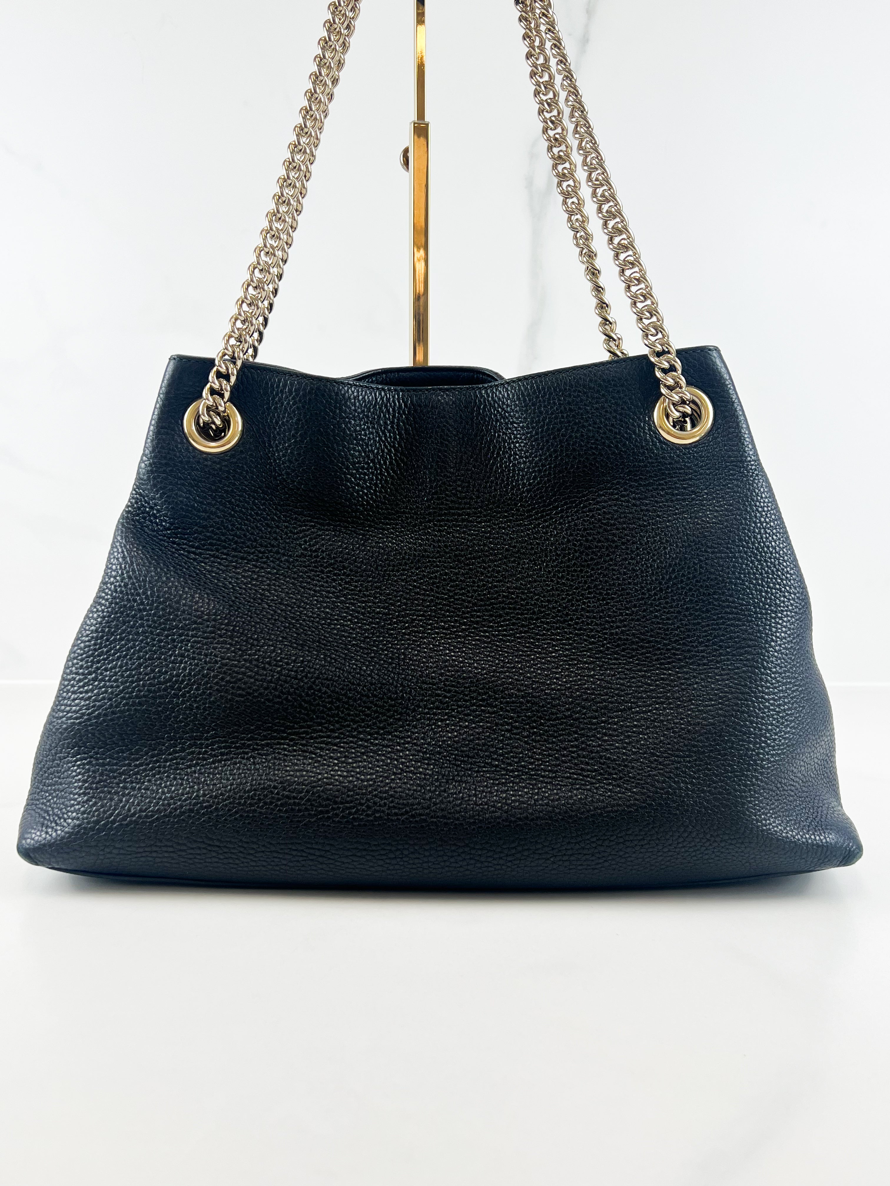 Gucci Medium Soho Grained Leather Bag in Black