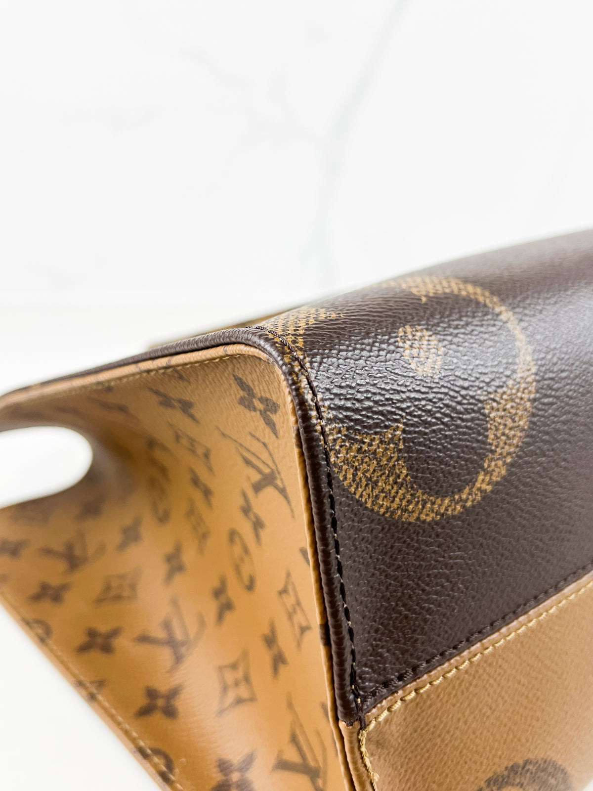 Louis Vuitton Reverse Onthego MM