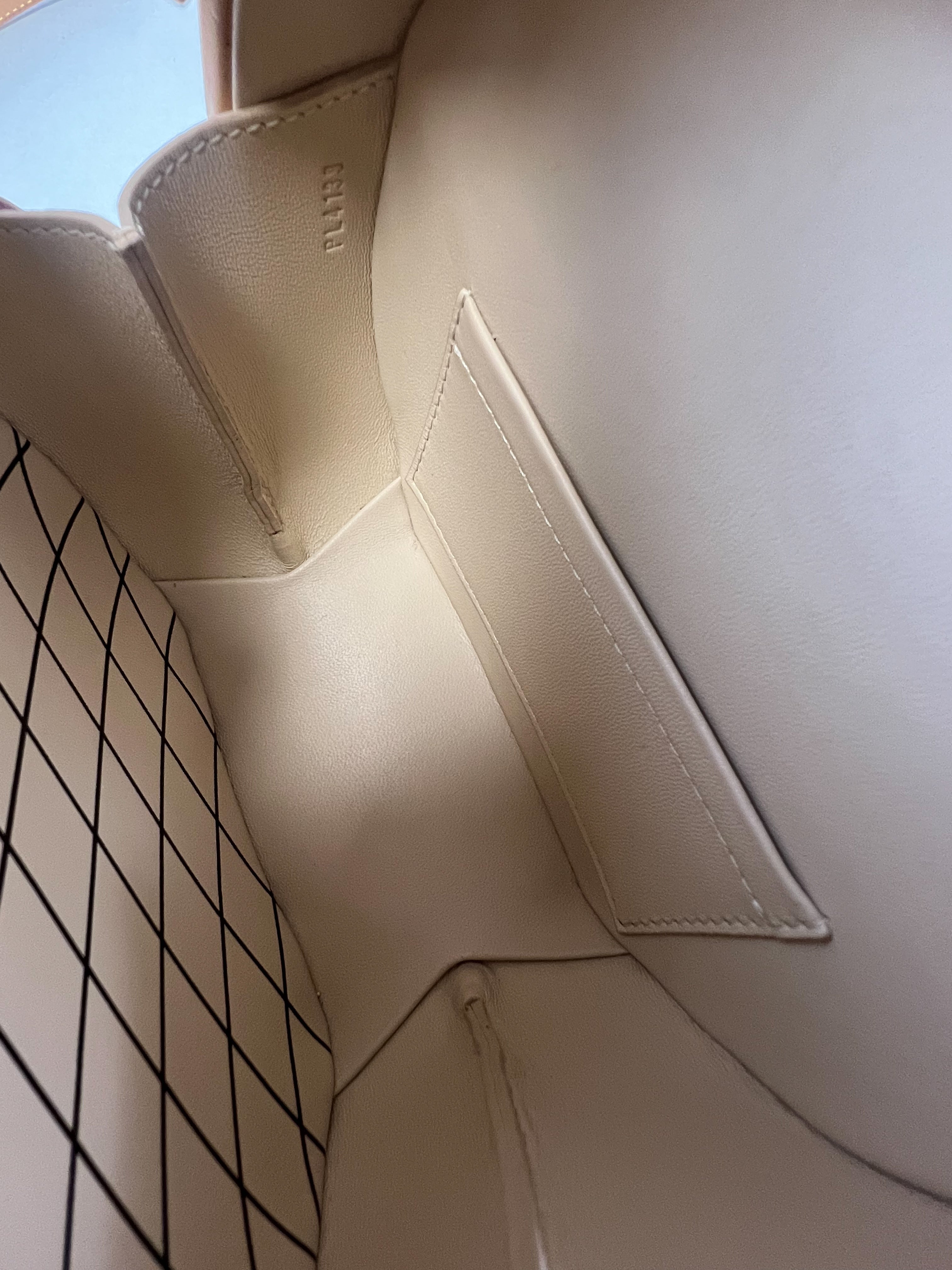 Louis Vuitton Petite Boite Chapeau