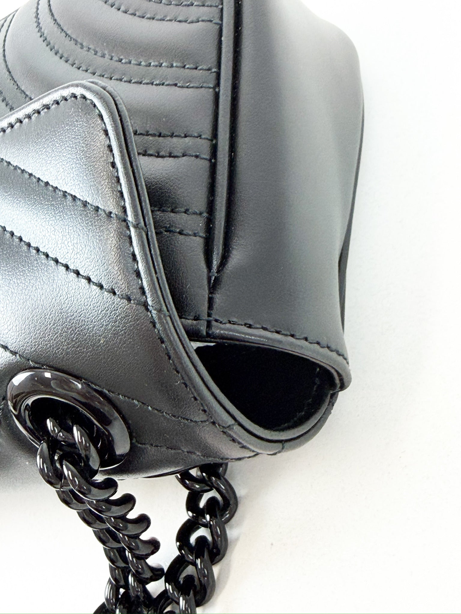 Gucci GG Marmont Matelasse Small Flap Shoulder Bag