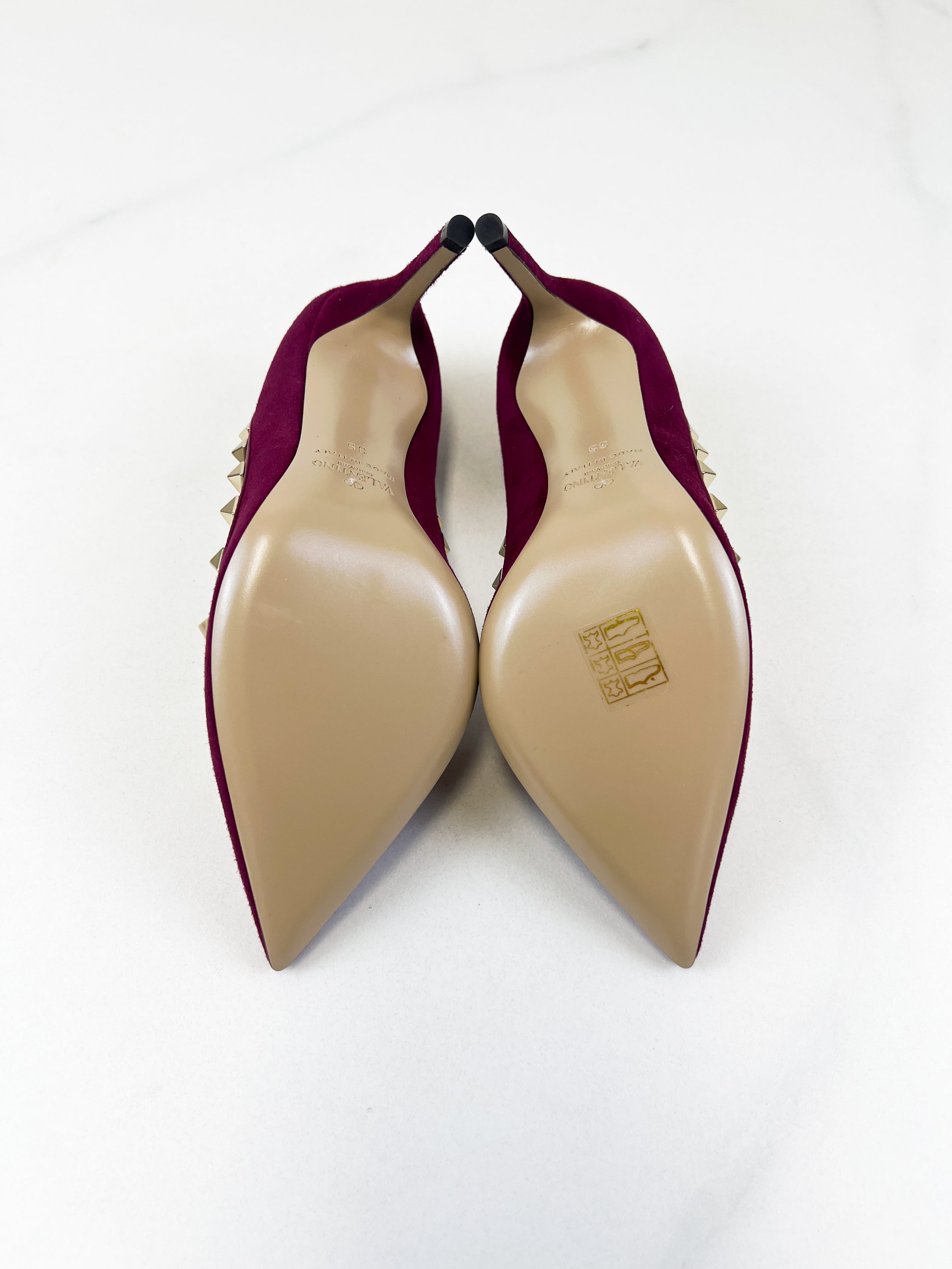 Valentino Garavani Suede Rockstud Pumps Size 35