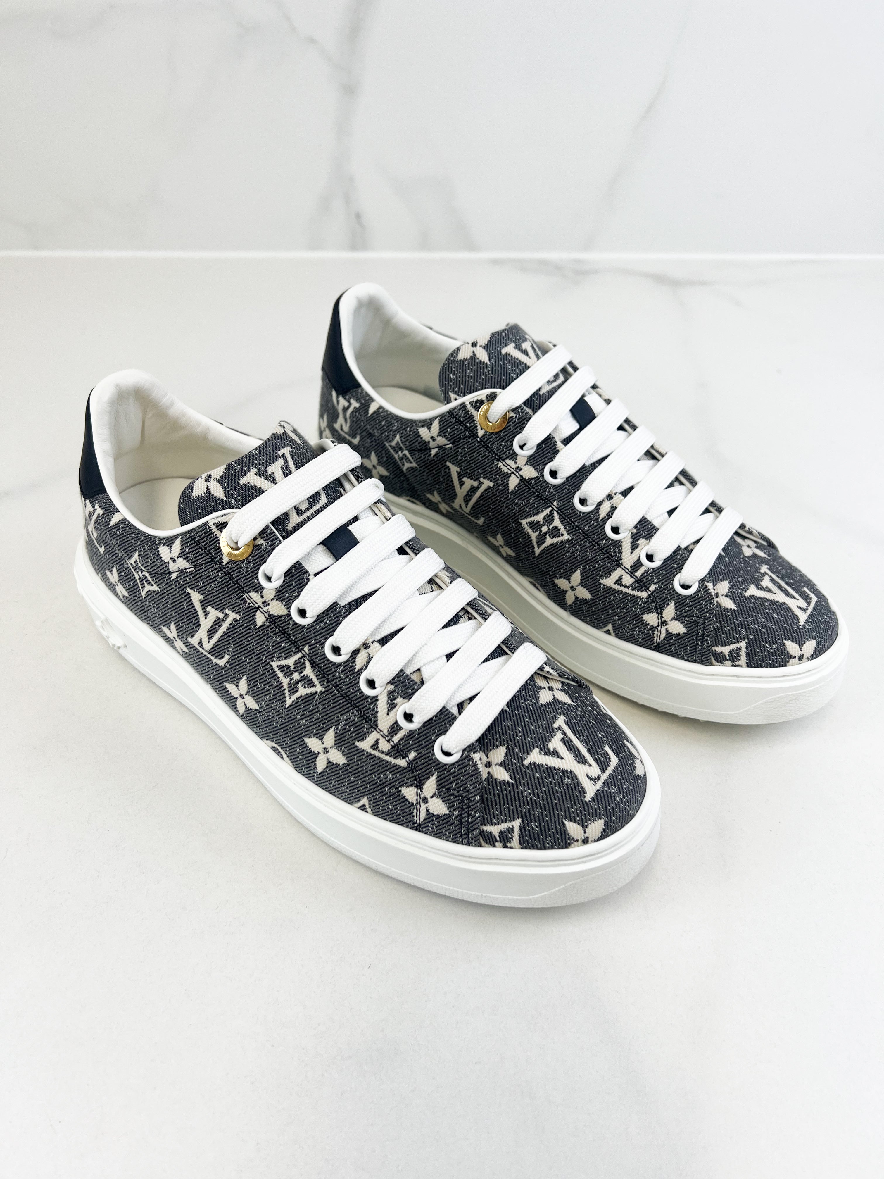 Louis Vuitton Monogram Time Out Sneaker Size 39.5