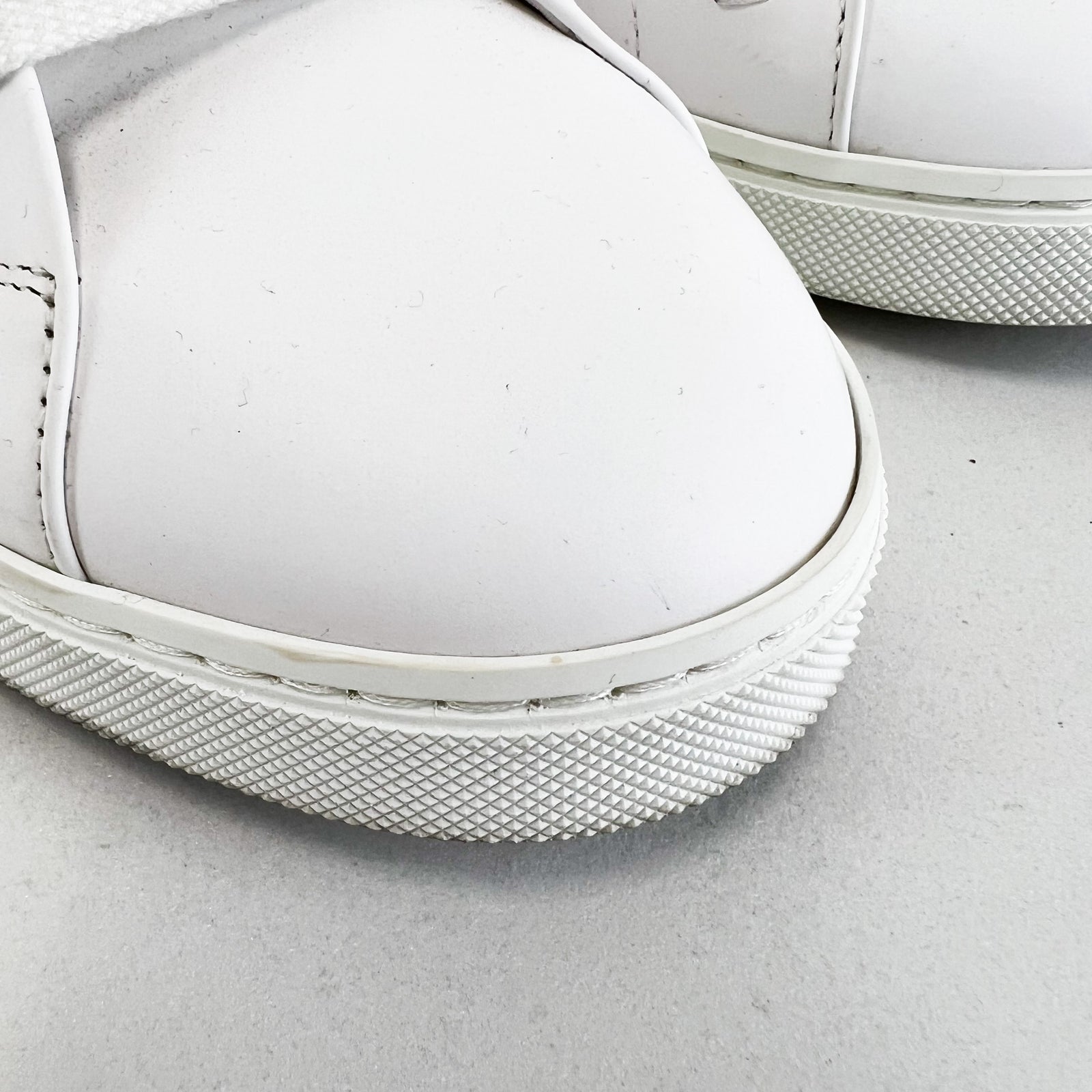 Bag bugs sneakers 2025
