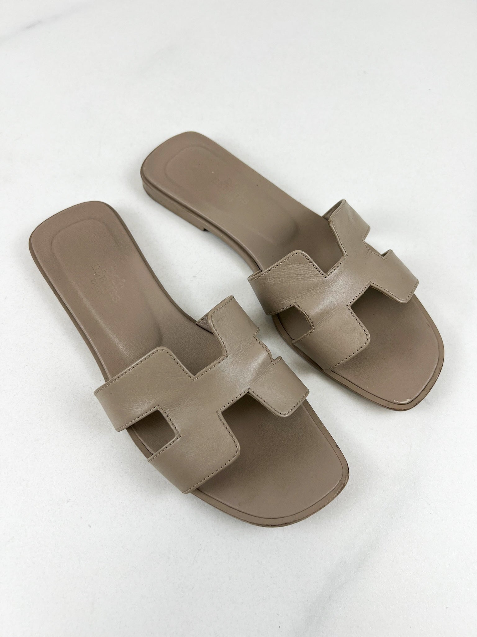 Hermes Oran Sandal in Beige Epson Calfskin Size 37