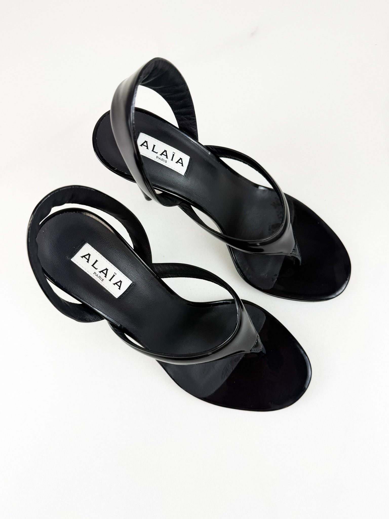 Alaia Black Calfskin Tong Sandal 90 Size 38