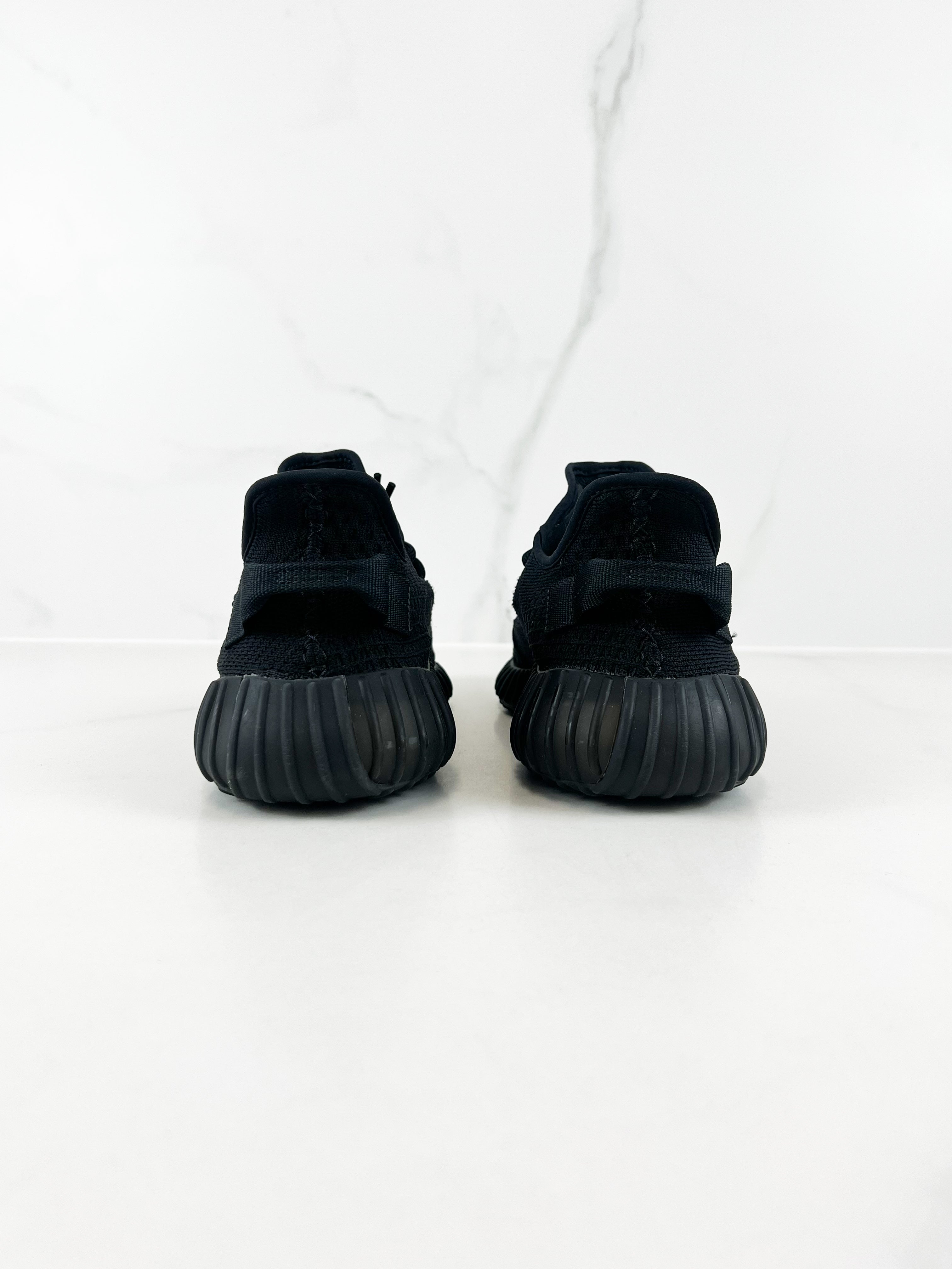 Yeezy Boost 350 V2 Onyx Size 10.5 US Men's