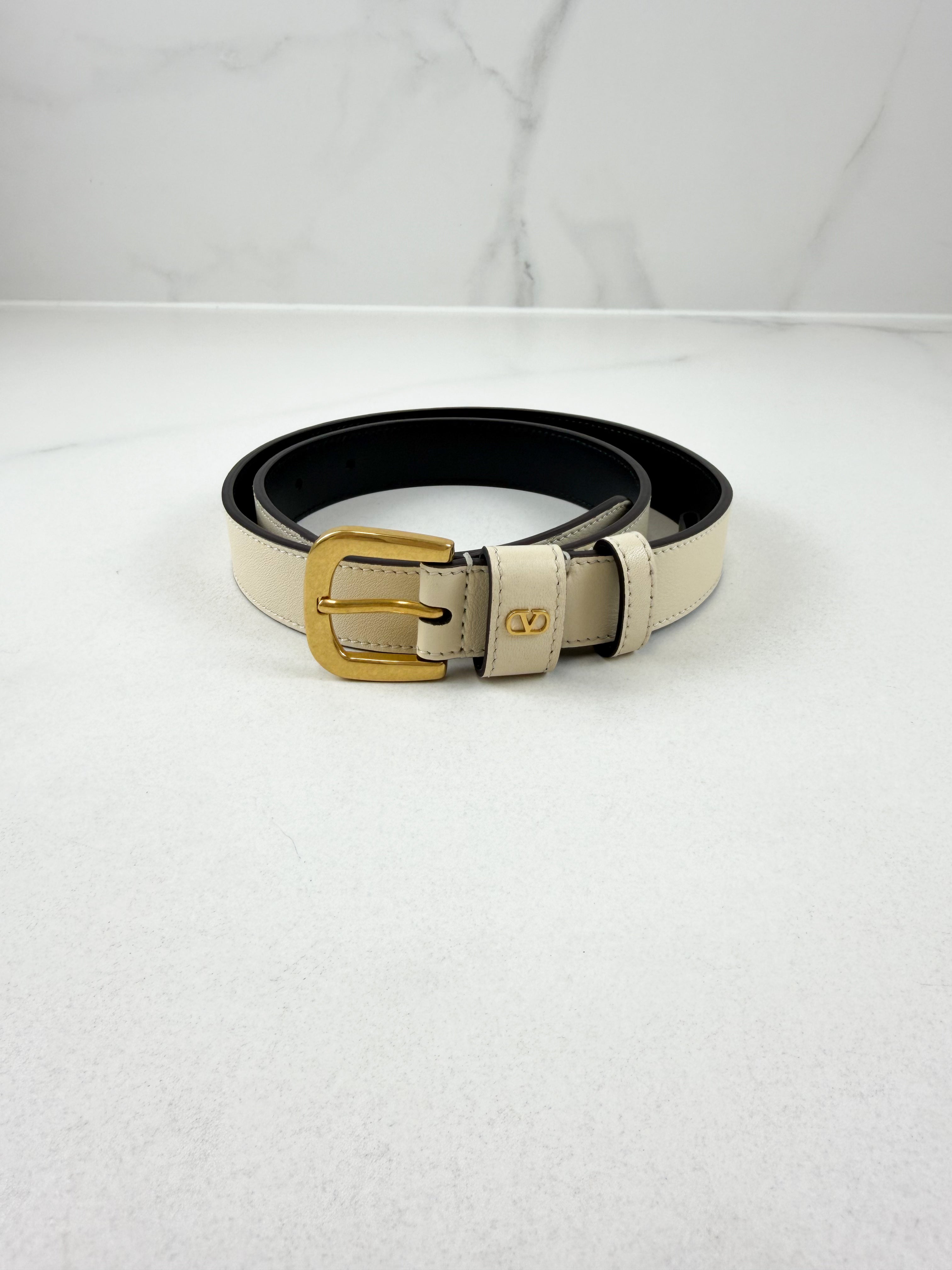 Valentino Garavani V Logo Plaque Belt