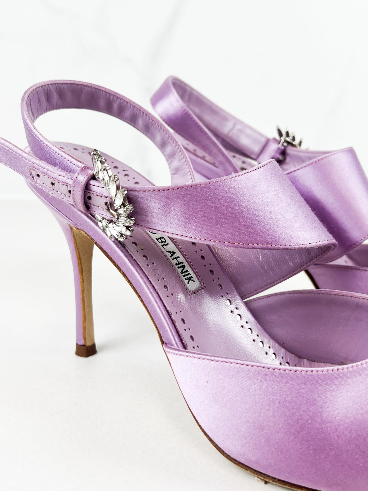 Manolo Blahnik Havelopa 90mm Lilac Satin Slingback Sandal Size 39