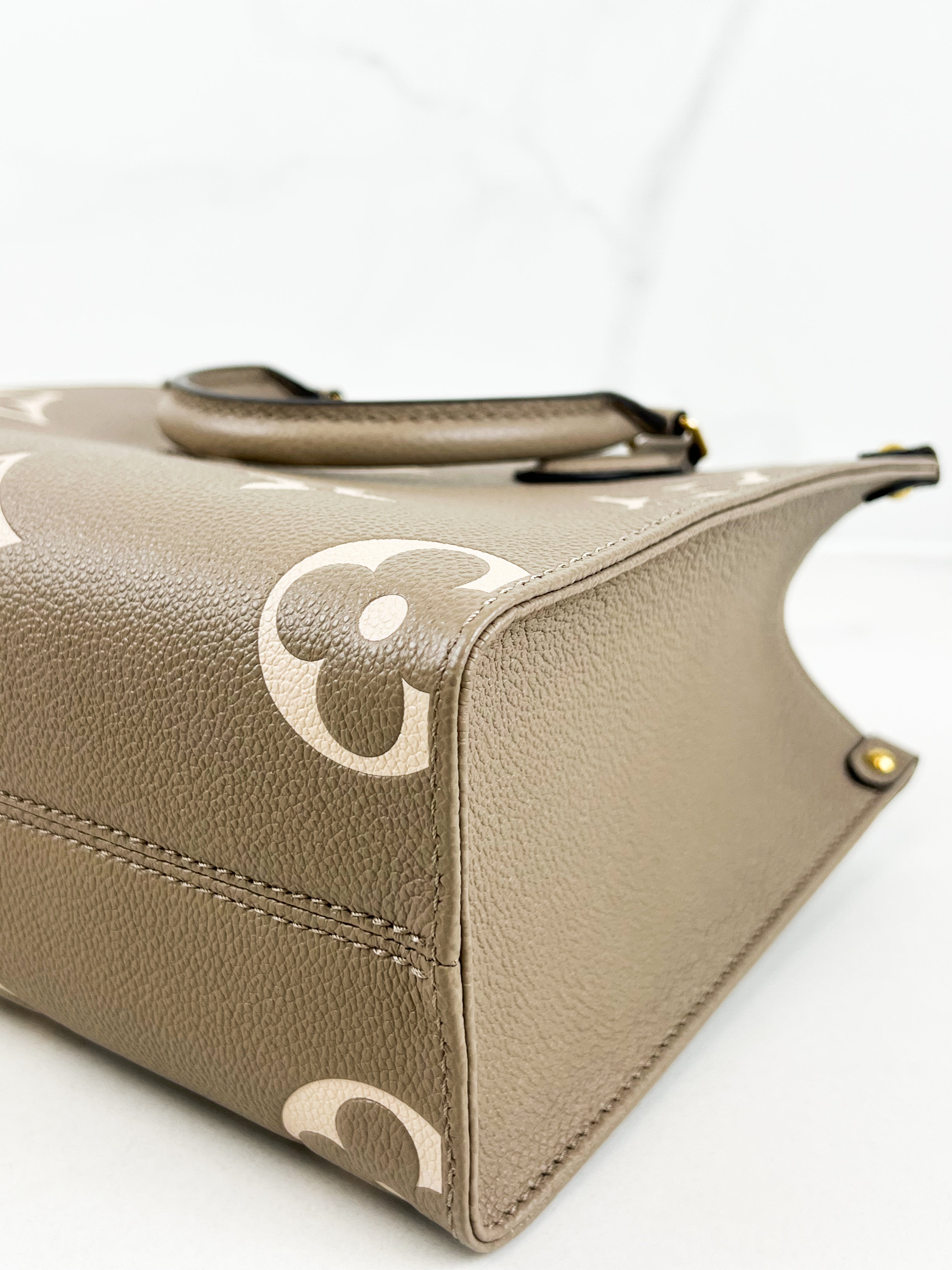 Louis Vuitton Onthego PM Tourterelle Crème