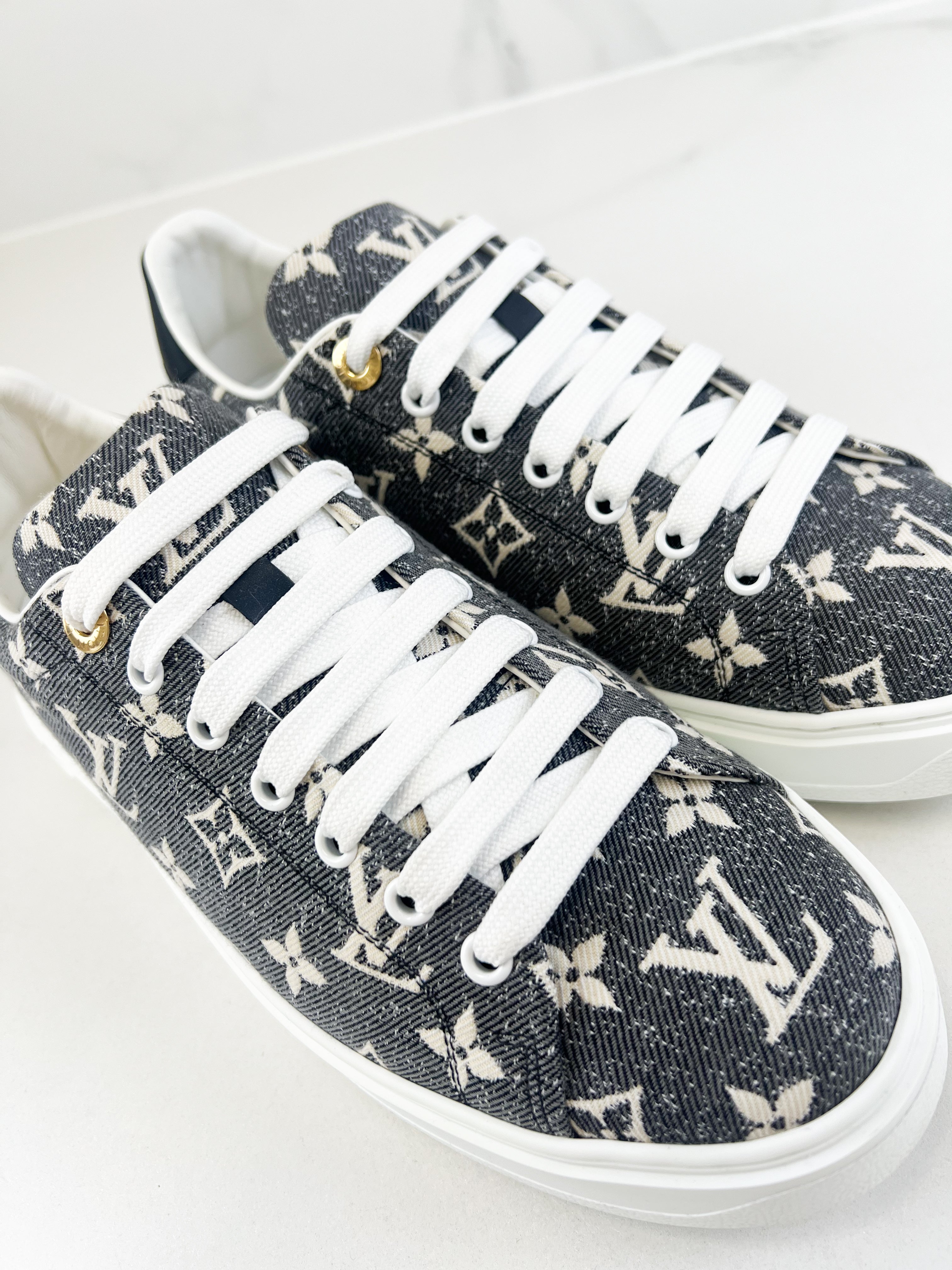 Louis Vuitton Monogram Time Out Sneaker Size 39.5
