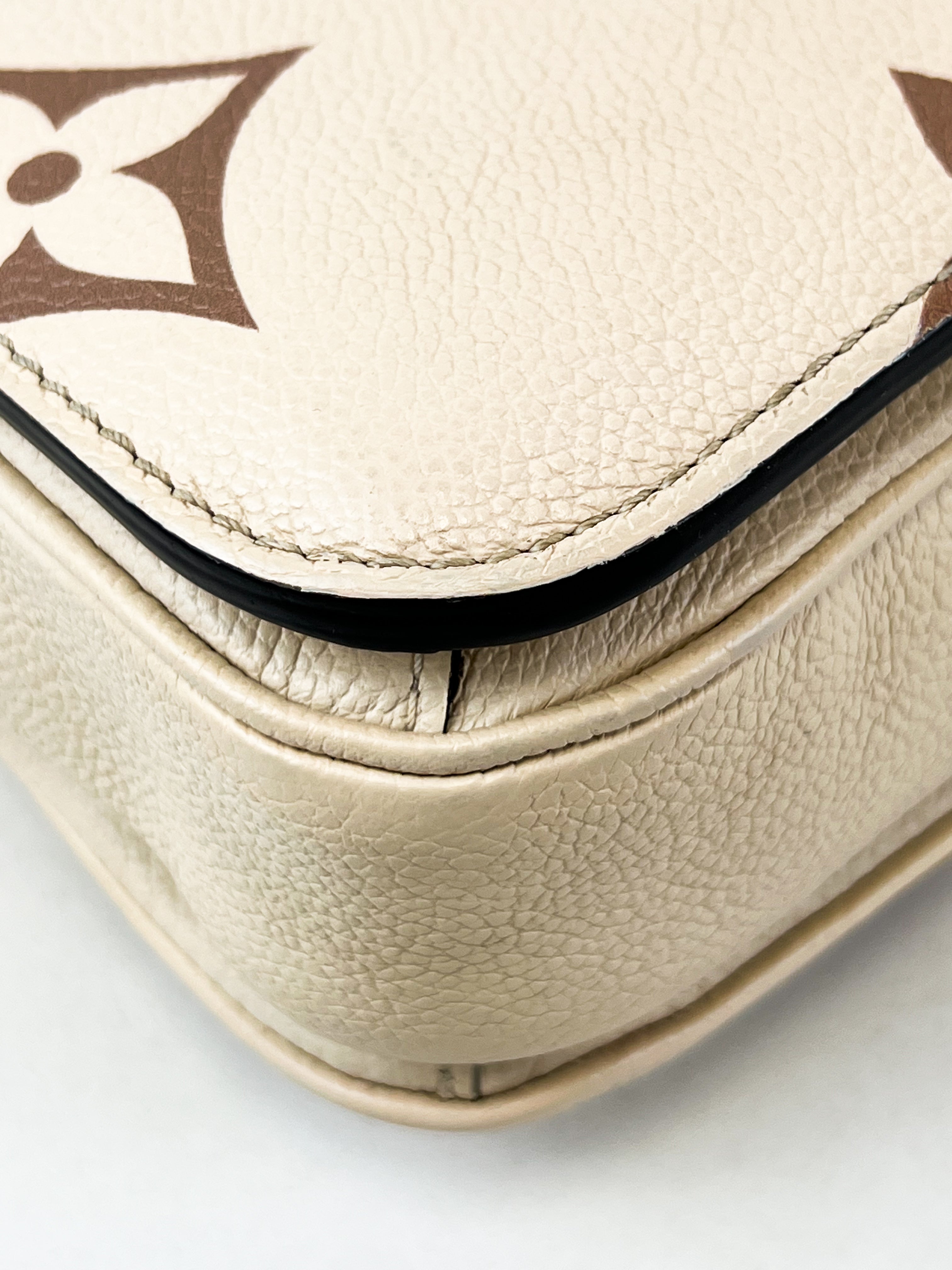 Louis Vuitton White & Beige Pochette Metis