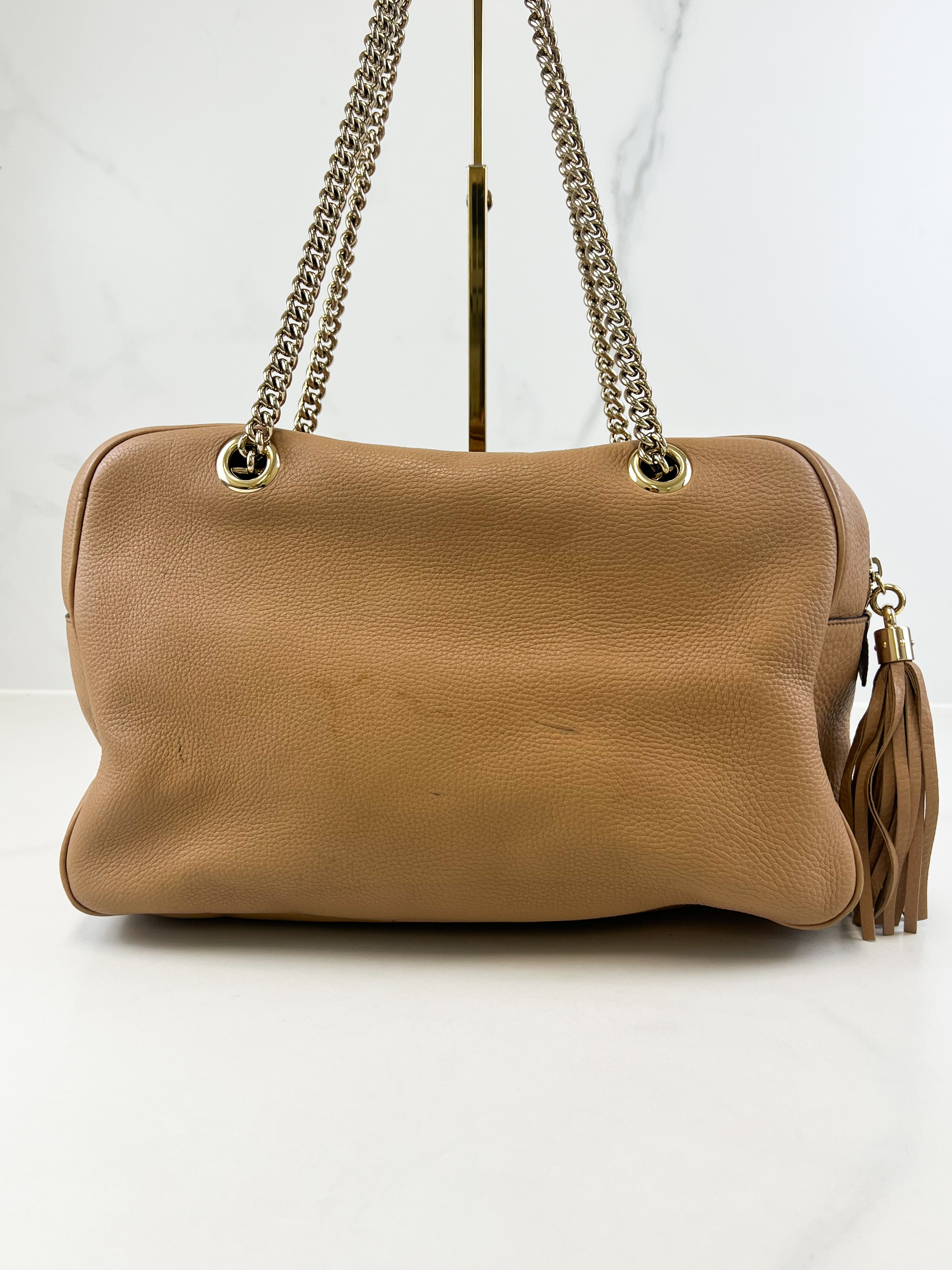 Gucci Large Soho Grained Leather Bag in Beige