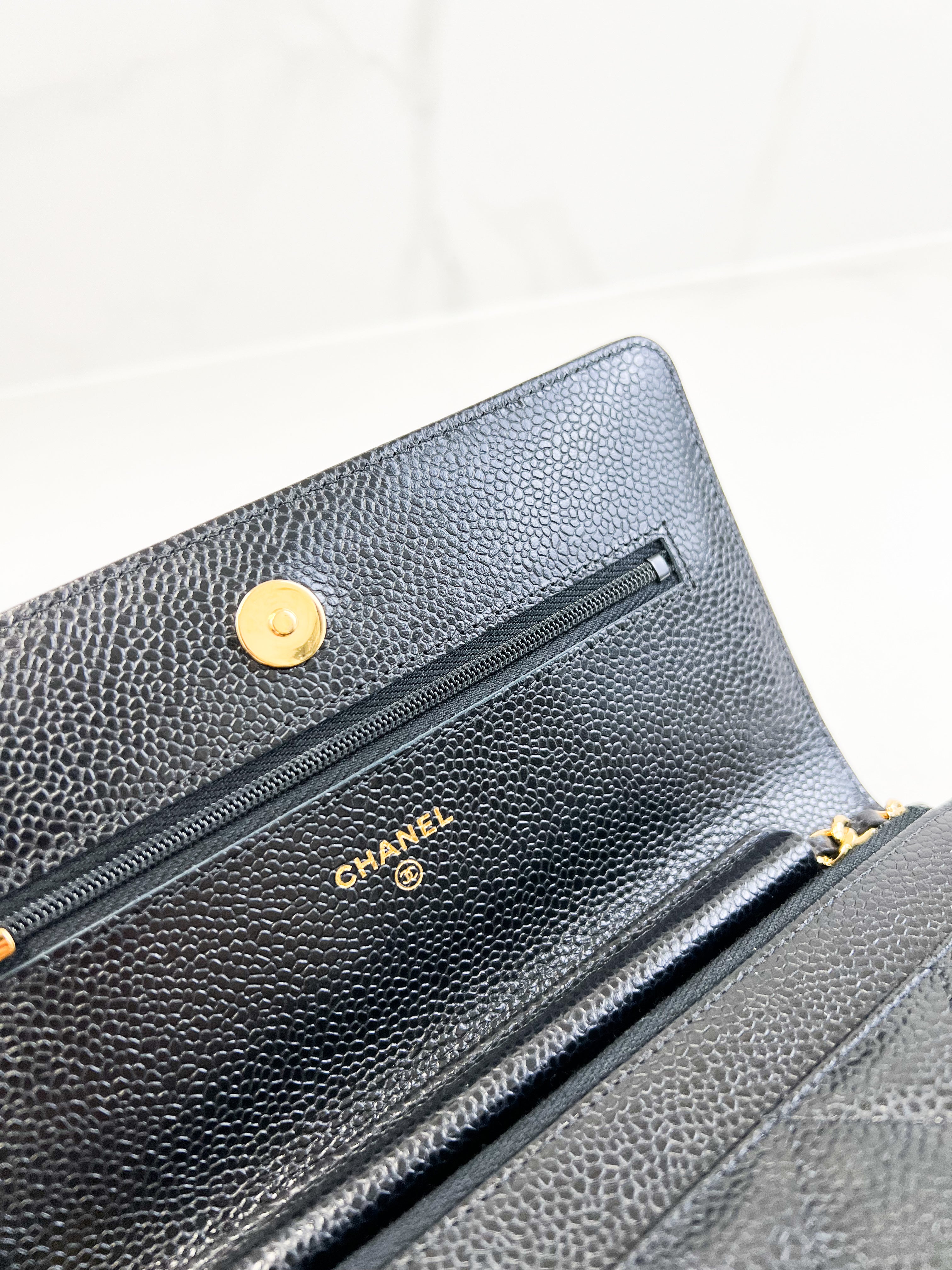 Chanel Black Caviar CC Classic Wallet On Chain GHW