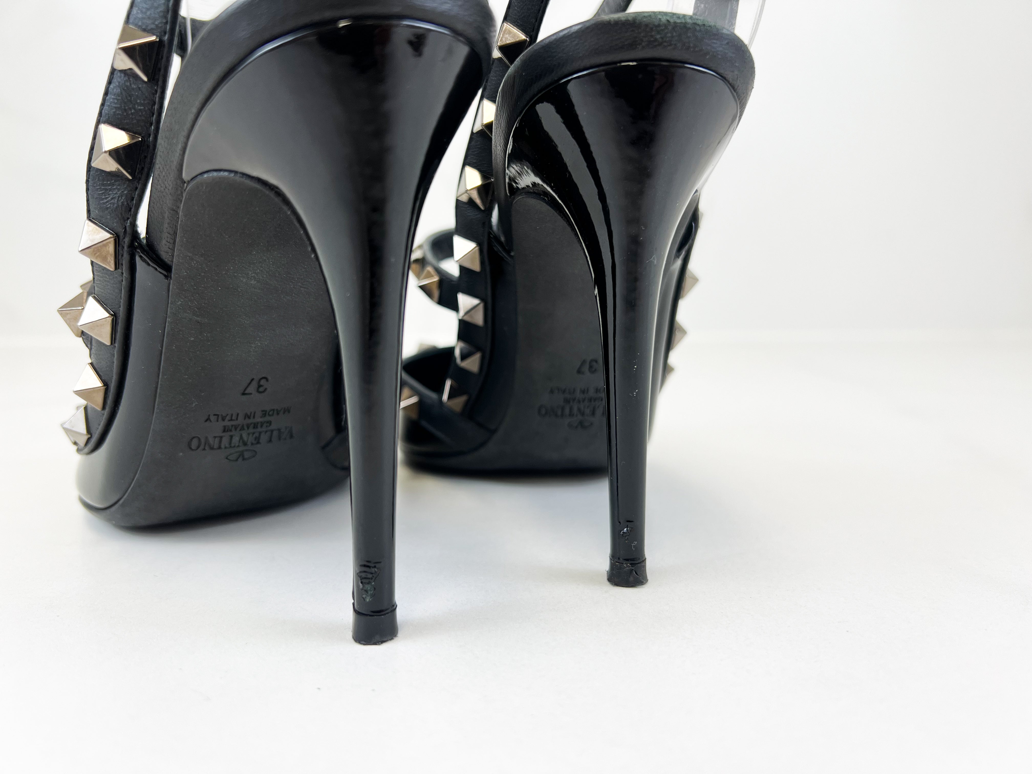 Valentino Garavani Rockstud Caged Pump Size 37