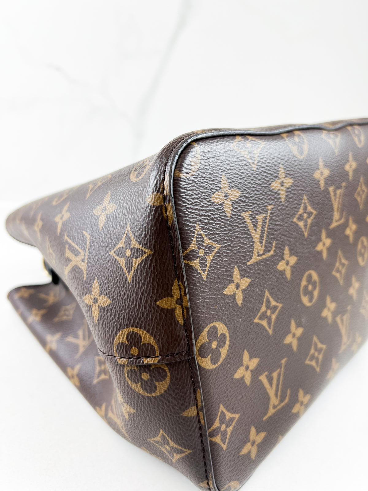 Louis Vuitton Black Neo Noe