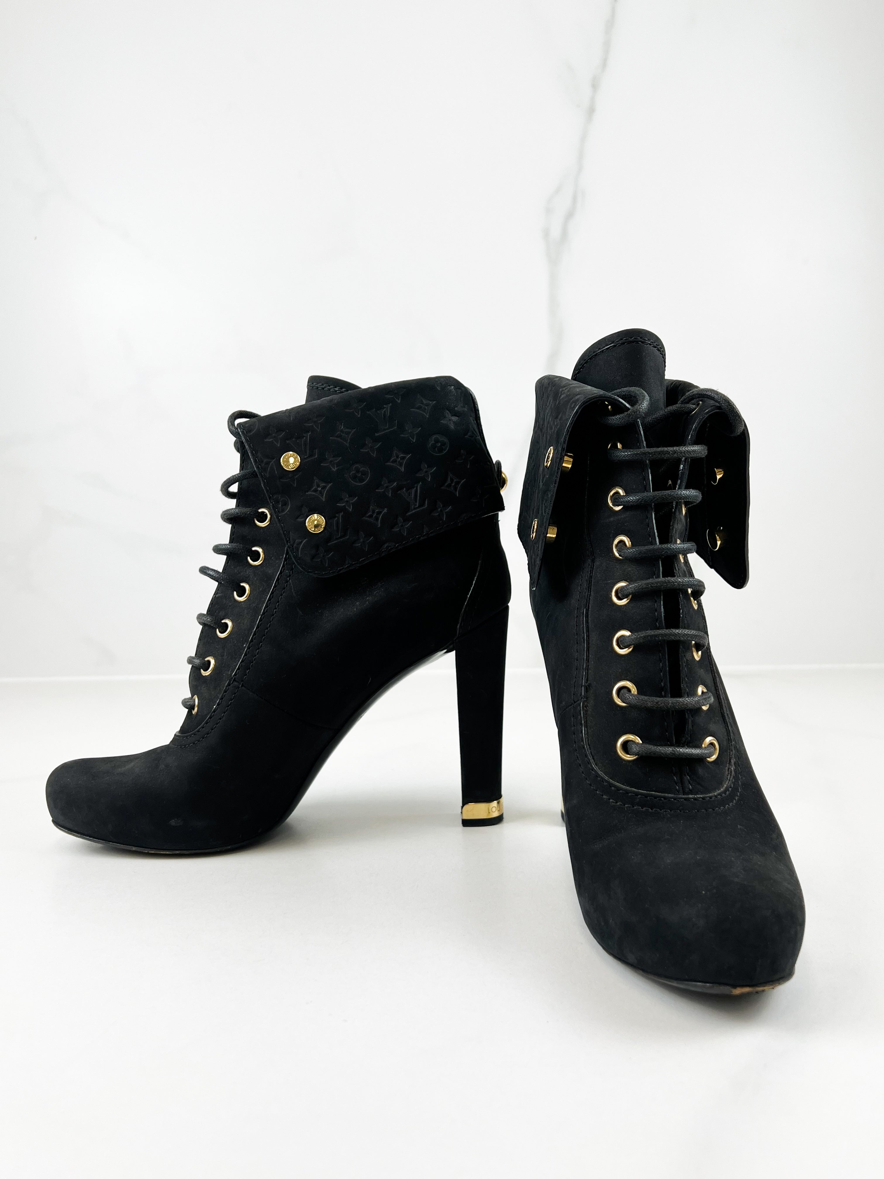 Louis Vuitton Starlet Monogram Embossed Nubuck Ankle Size 39.5