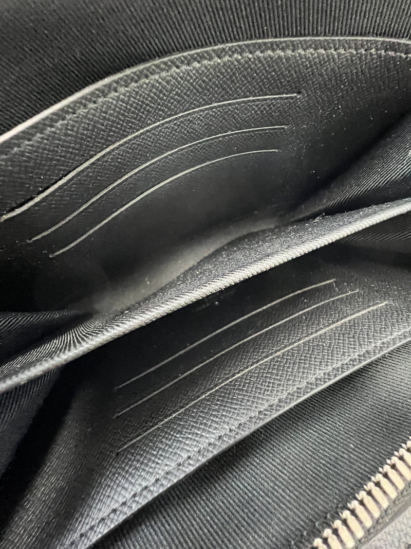 Louis Vuitton Damier Graphite Alpha Wearable Bag