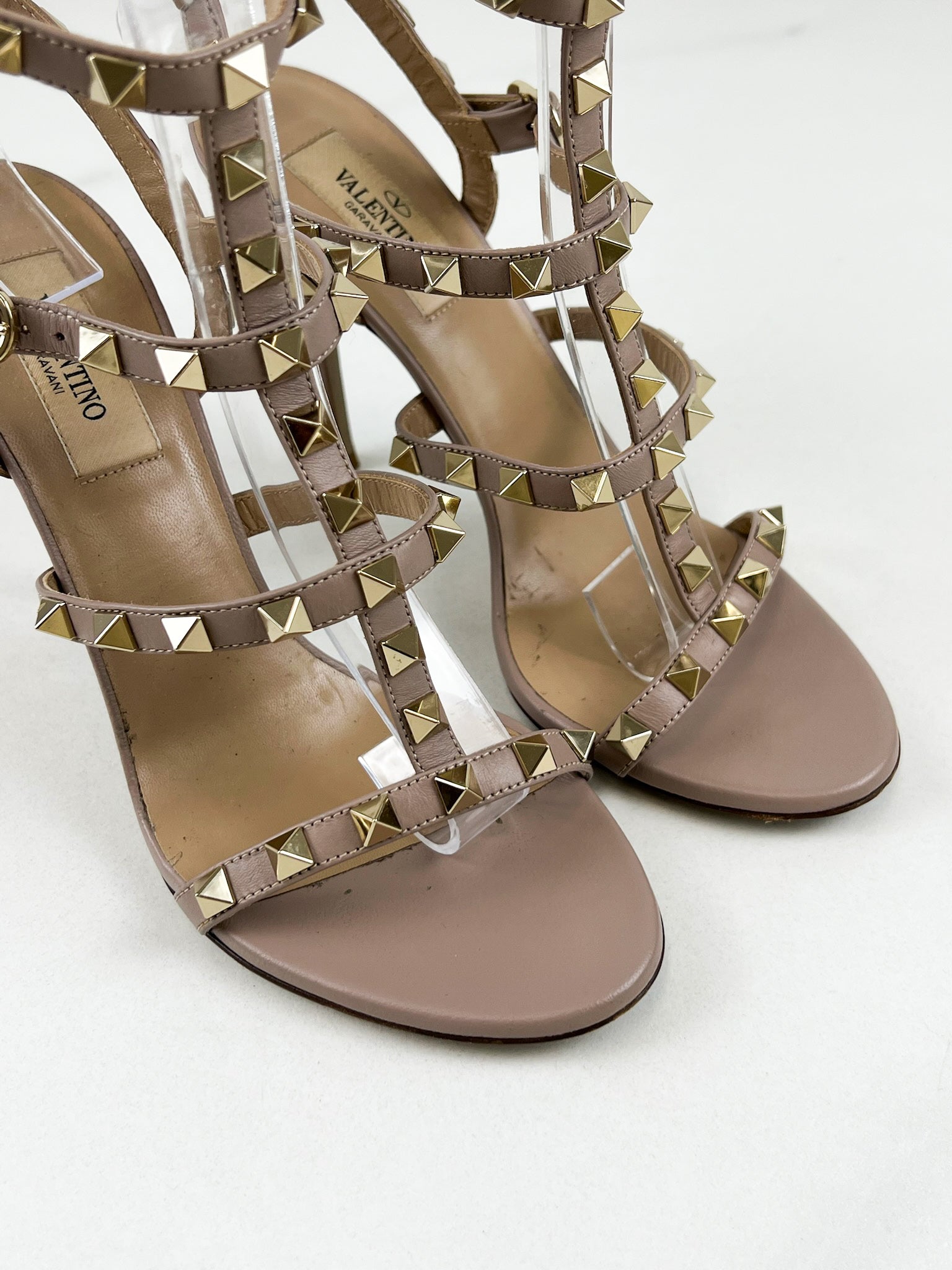 Valentino Garvani Rockstud Caged Ankle Strap Sandals in Blush Pink Size 36