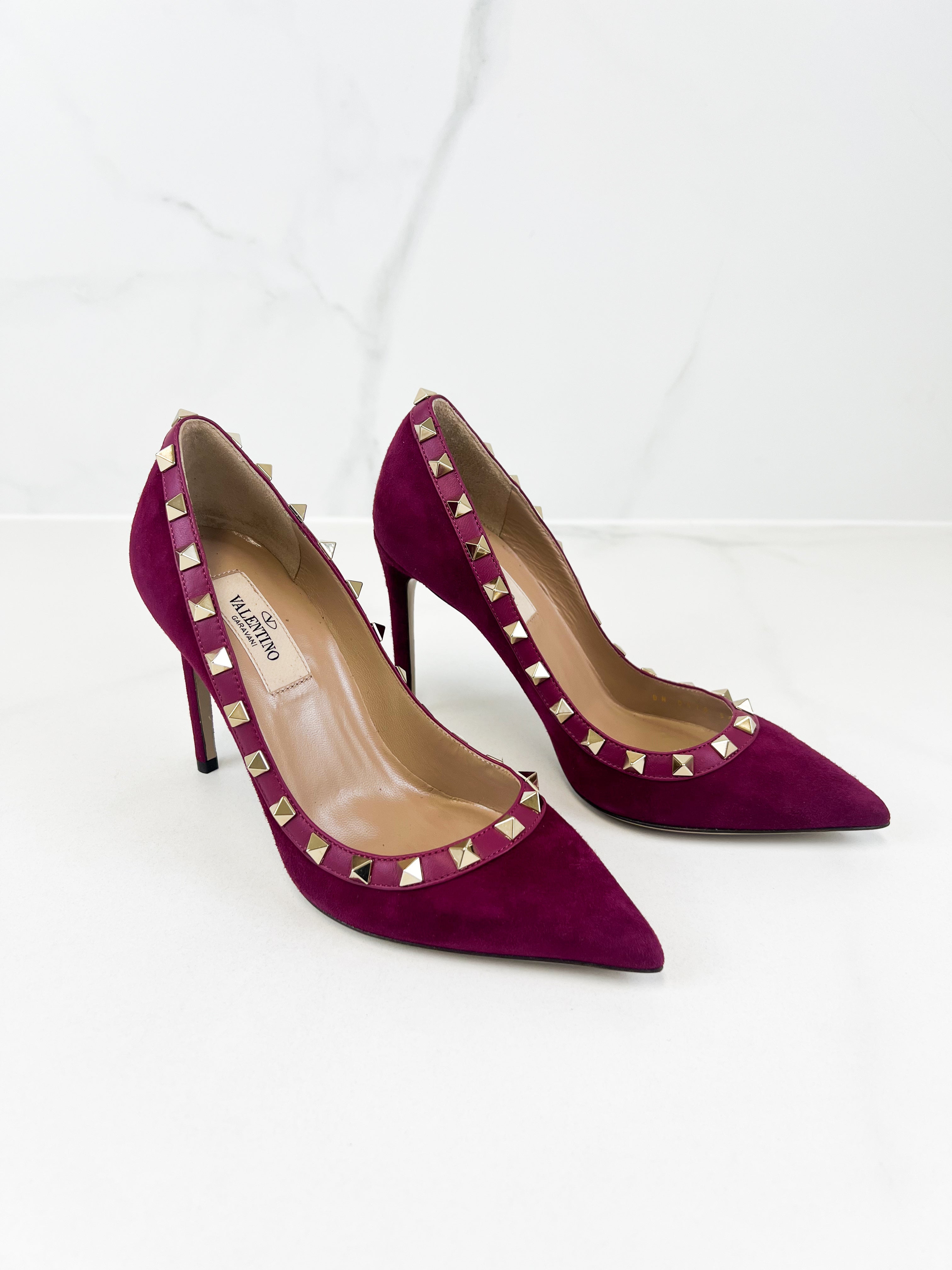 Valentino Garavani Suede Rockstud Pumps Size 35
