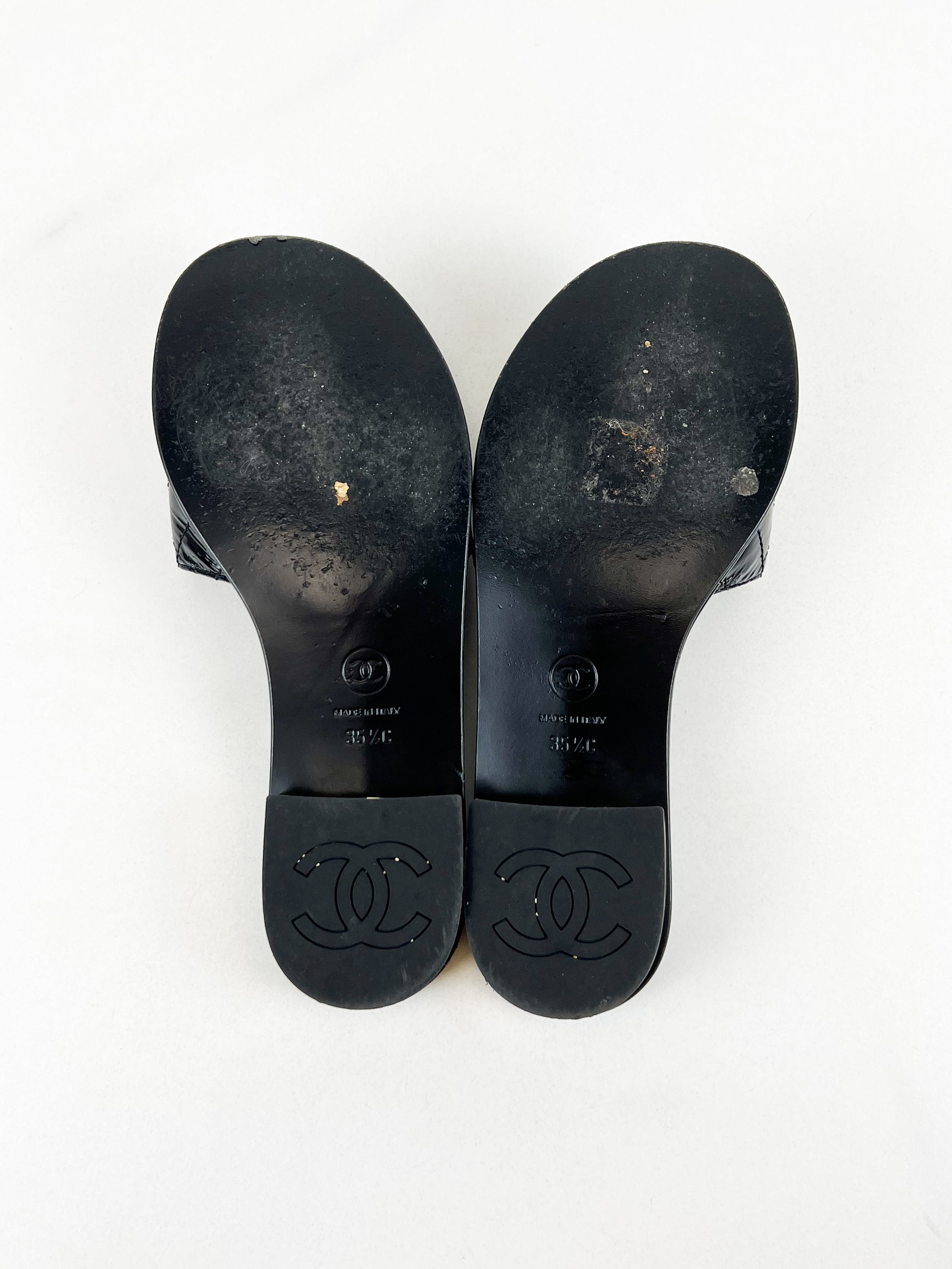 Chanel Black Quilted Leather CC Slides Size 35.5C