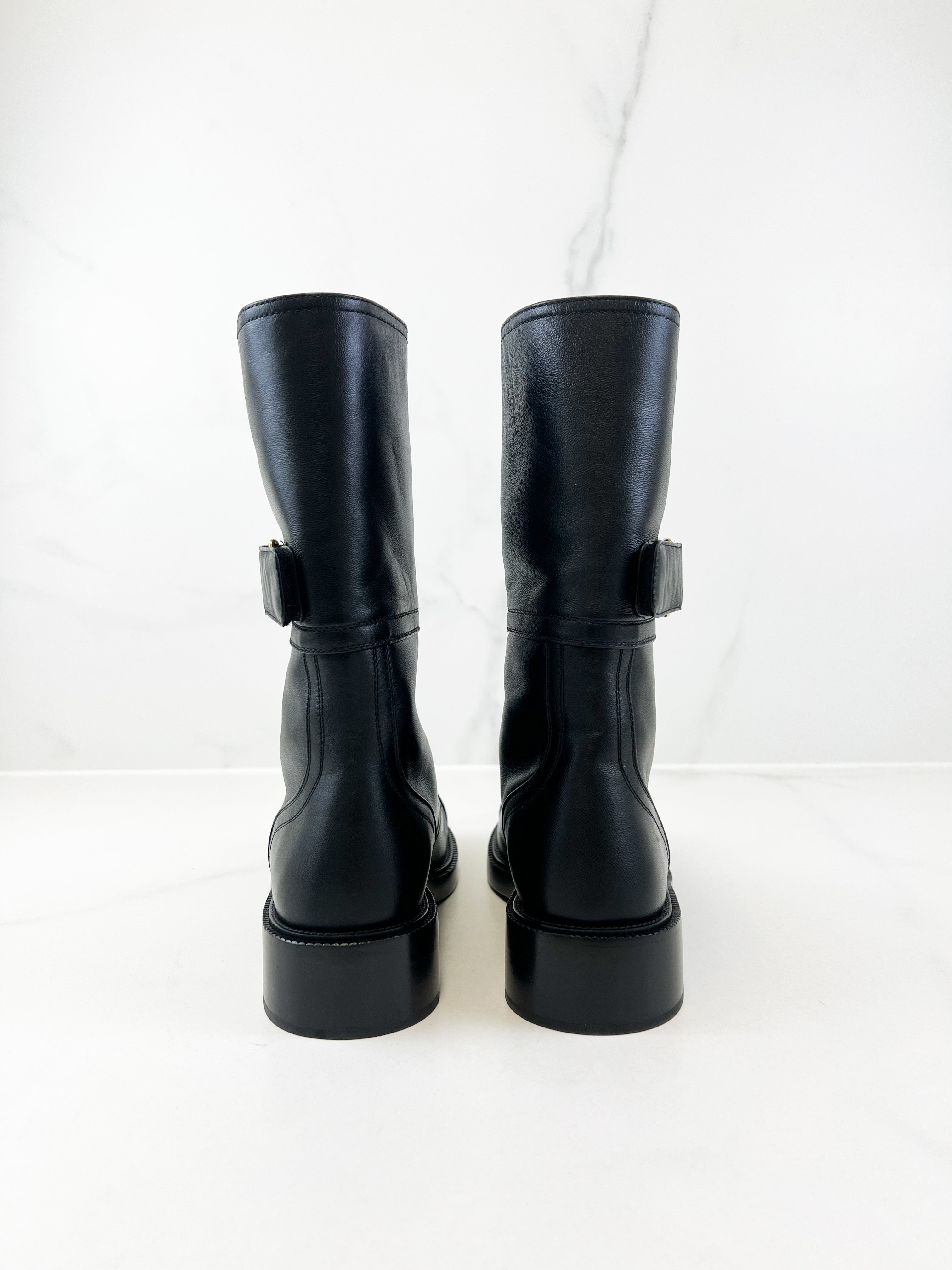 Chanel 21B Lace Up Combat Boot Size 40.5