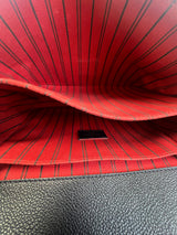 Louis Vuitton Pochette Metis in Marine Rouge