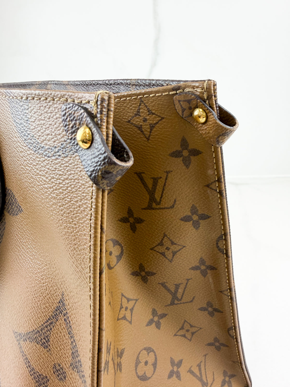 Louis Vuitton Reverse Onthego MM