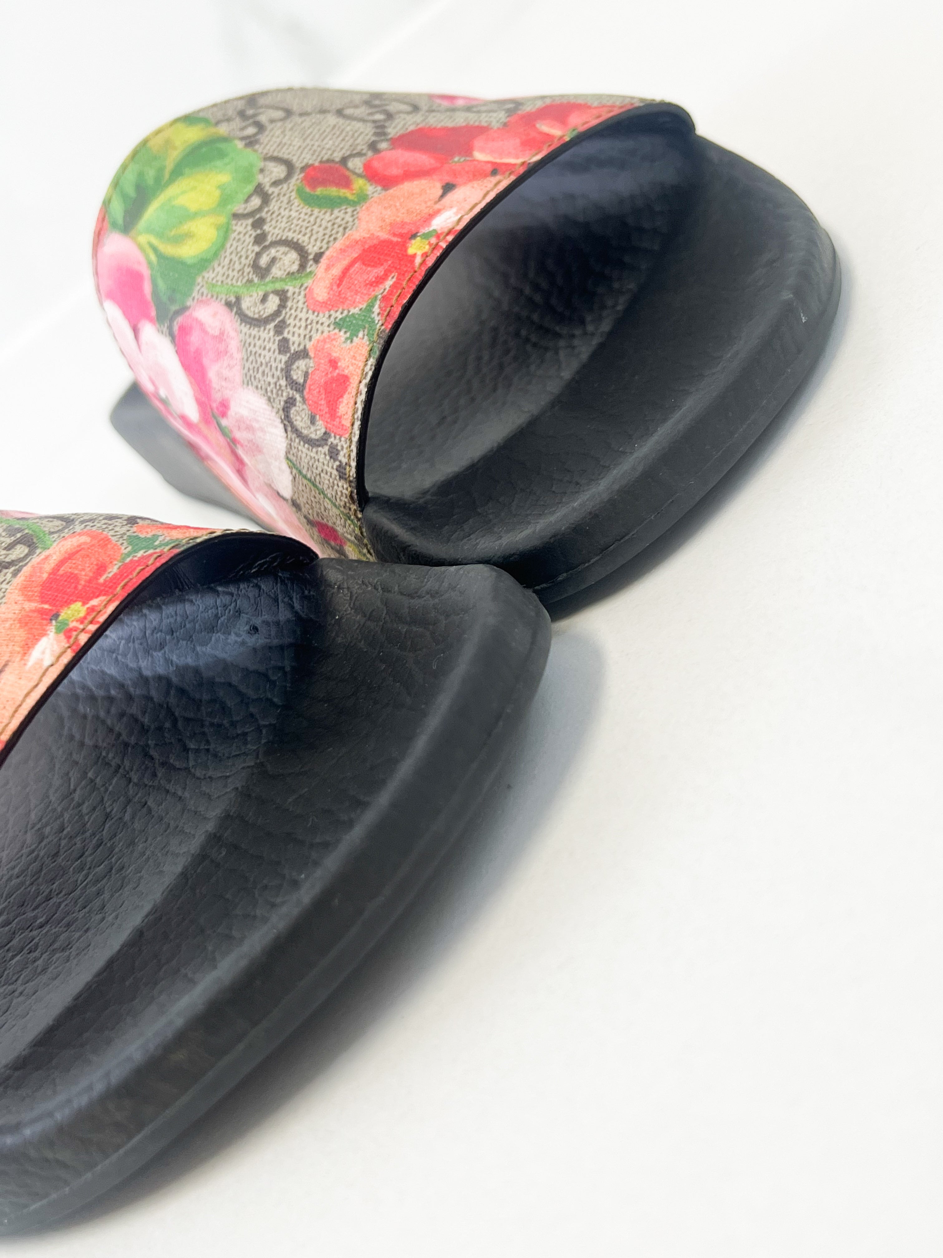 Gucci Floral Supreme Slides Size 37