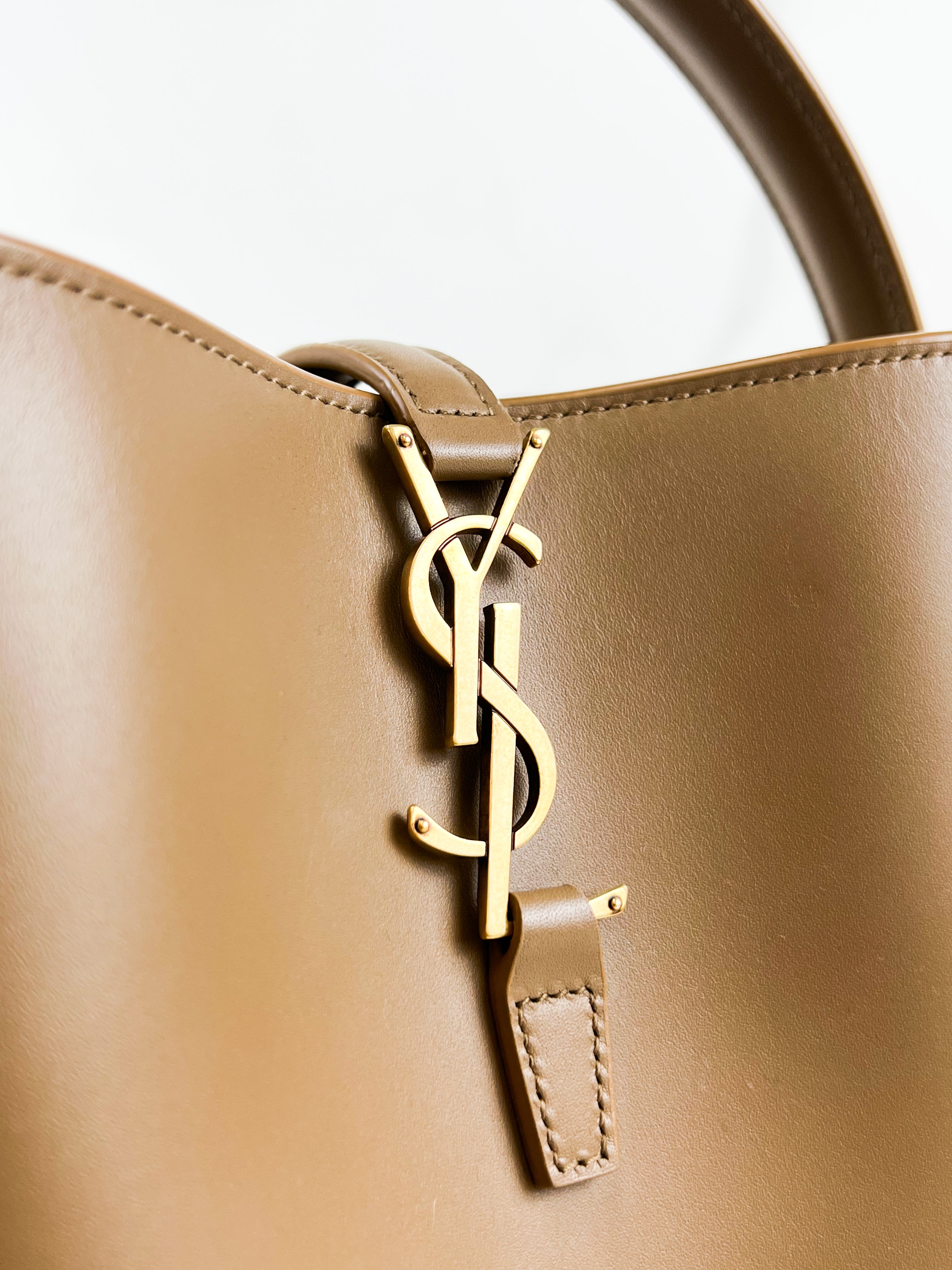 Saint Laurent LE 37 Small in Shiny Leather