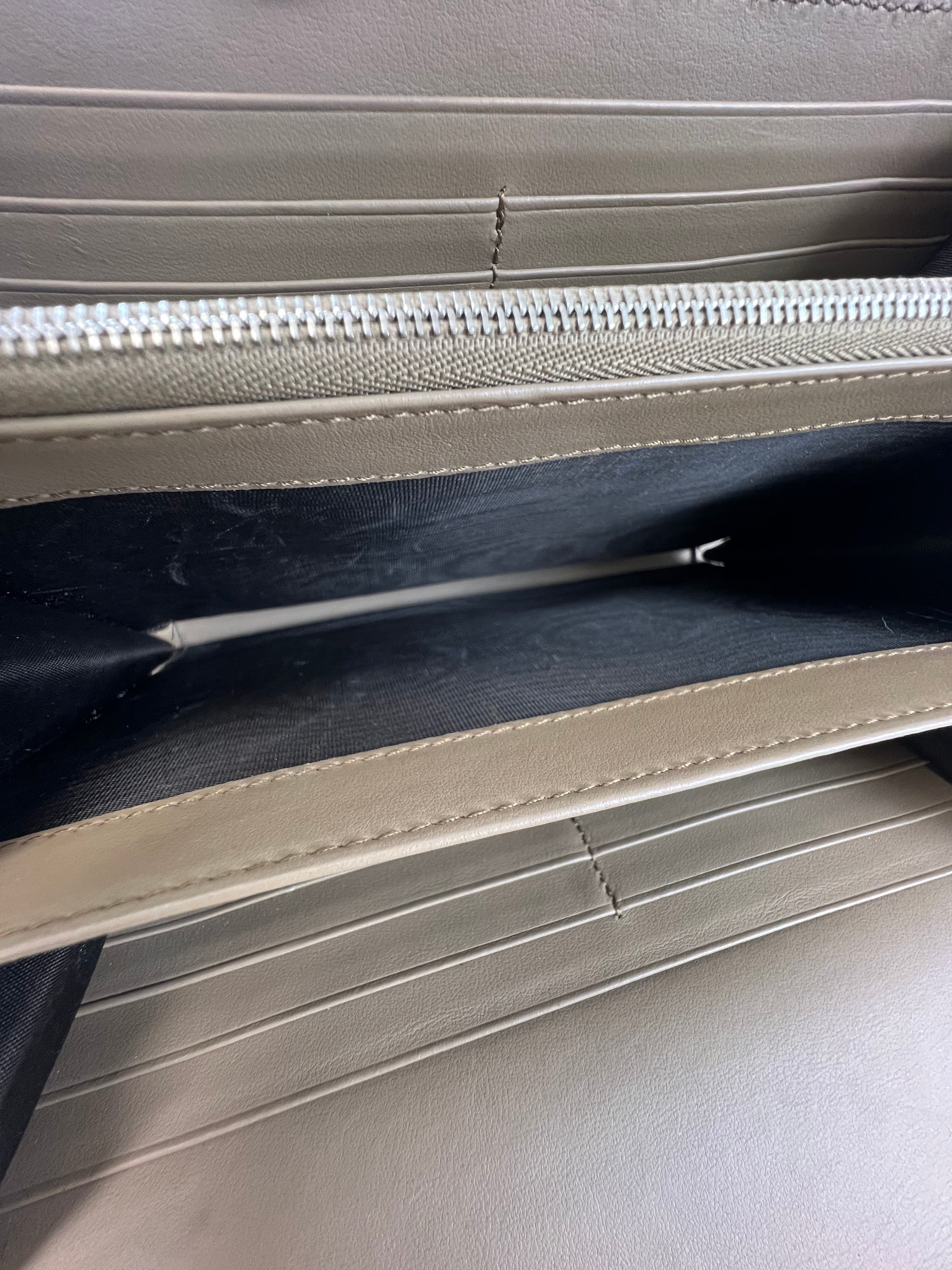 Gucci Dionysus GG Supreme Chain Wallet