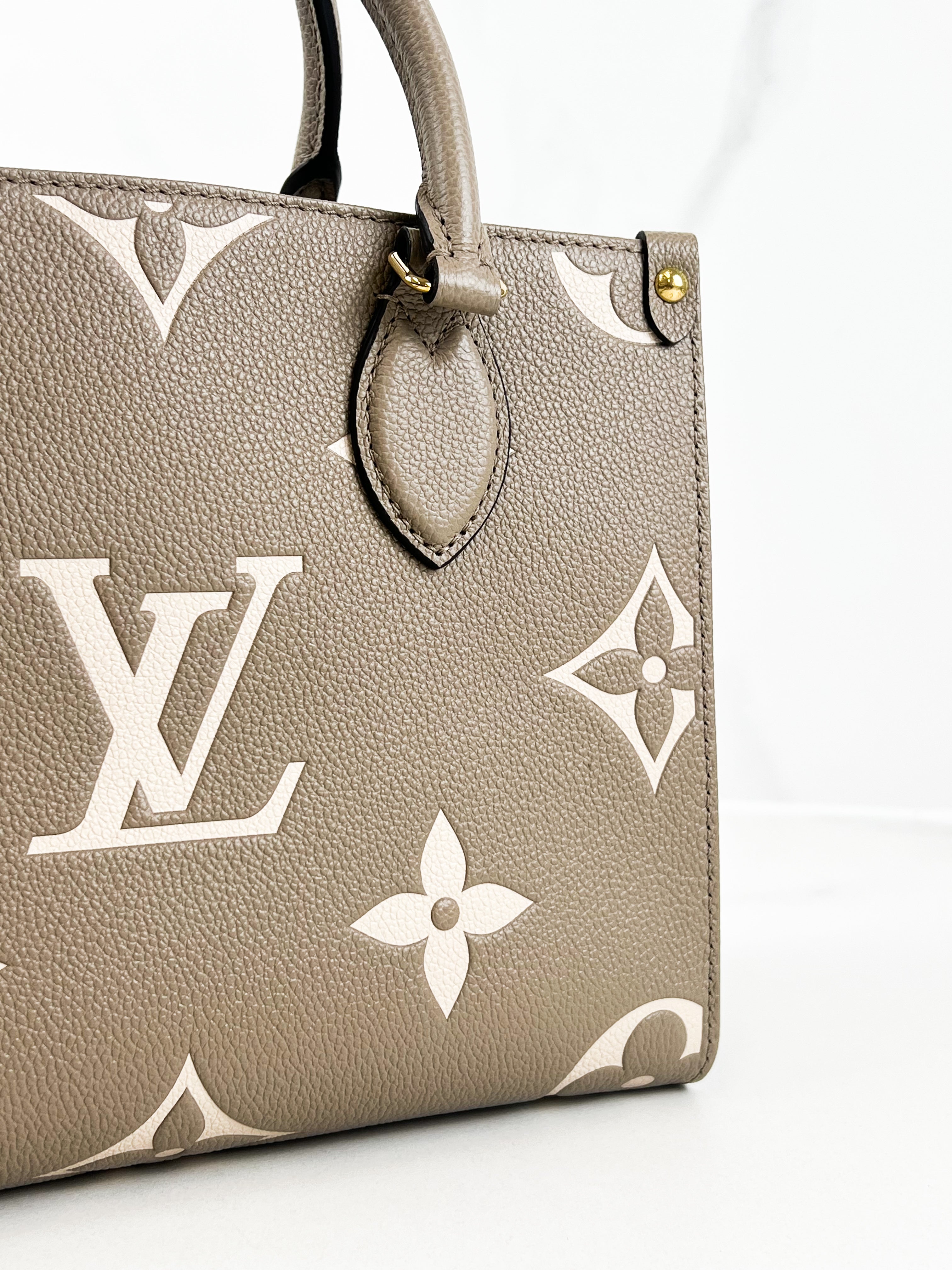 Louis Vuitton Onthego PM Tourterelle Crème